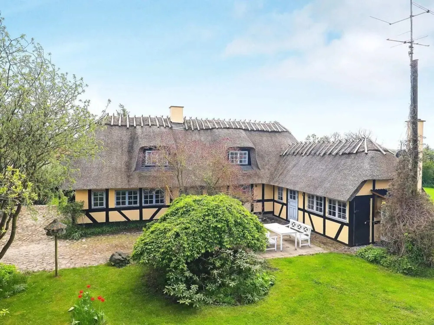 Idyllic Countryside Retreat-by Traum