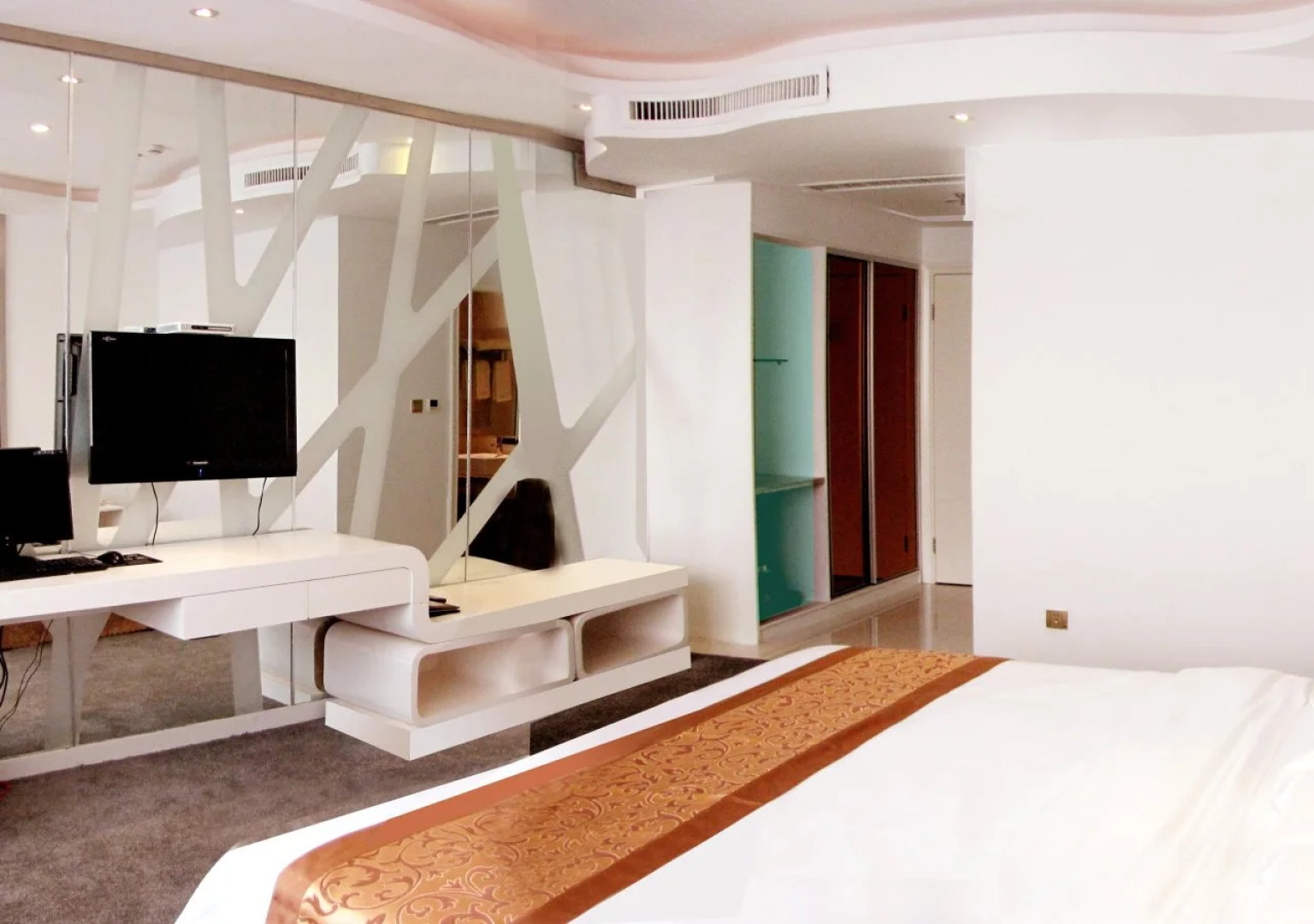 Tuk China Light Residence Hotel (Taizhou Luqiao Airport Branch)