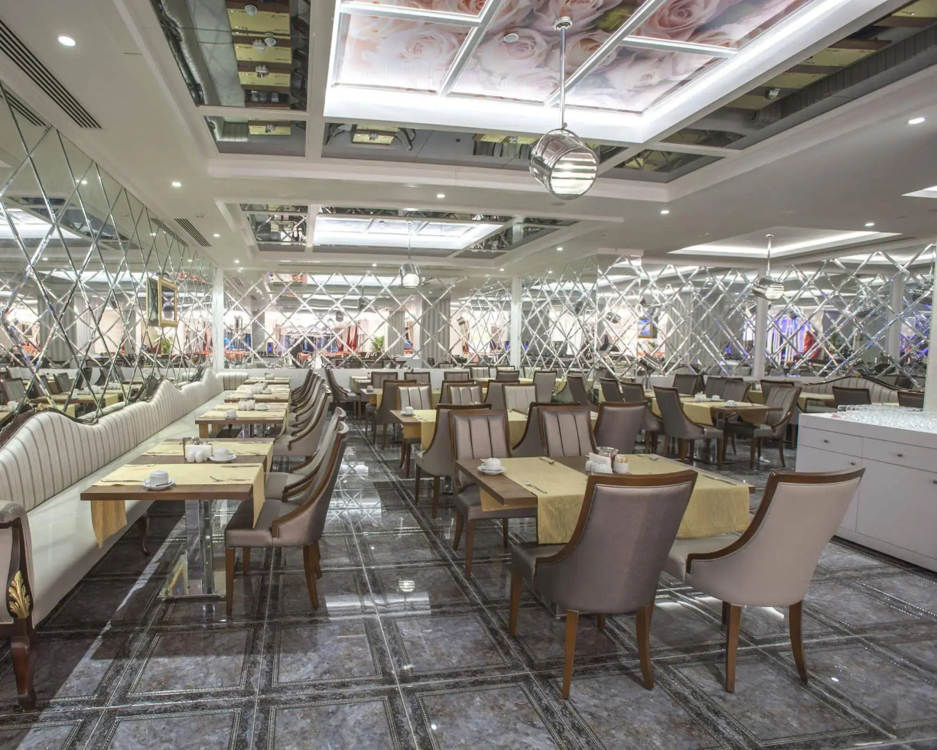 Azura Deluxe Resort & Spa - Ultra All Inclusive