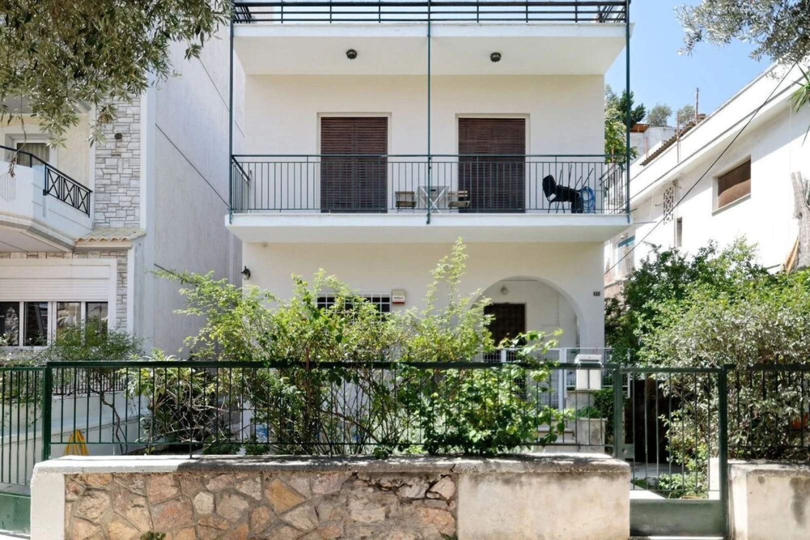 Brand new cottage house in Athens close to Stauros Niarxos foundation.