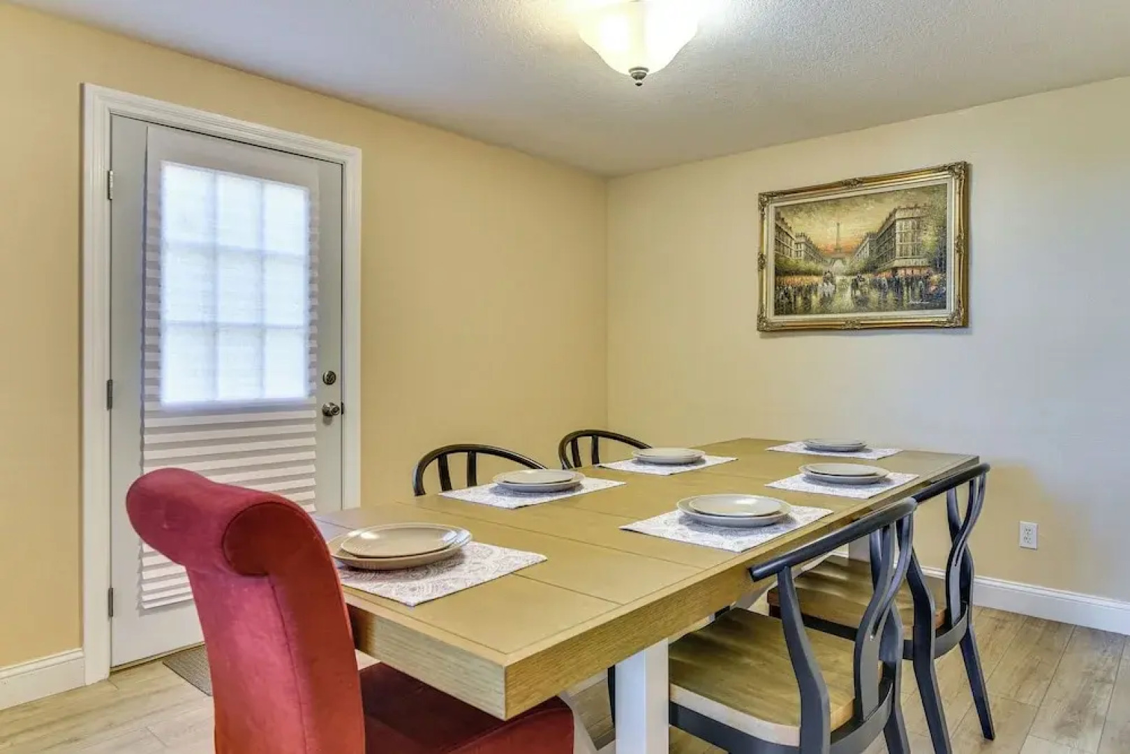 Private Outdoor Space 9 Mi to Downtown Vancouver!