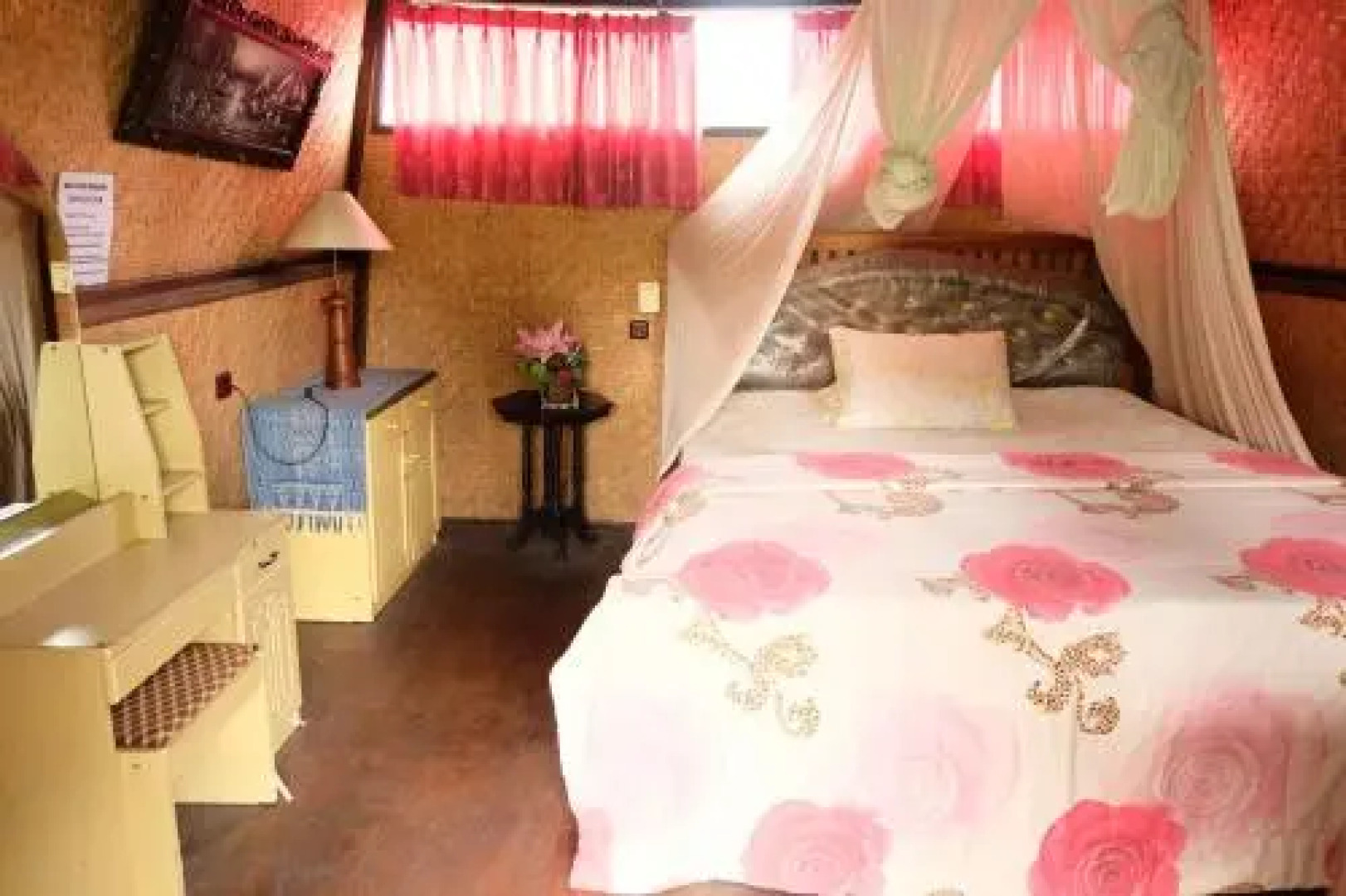 Kerti Beach Bungalow and Restaurant