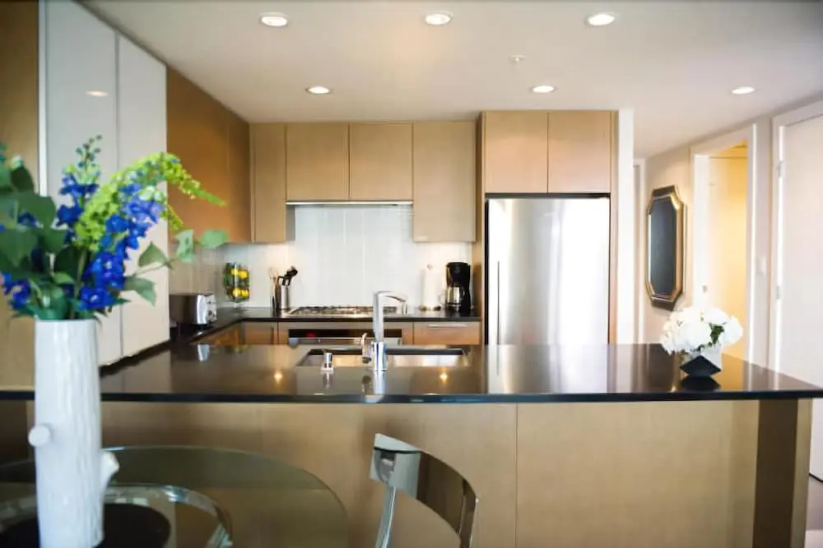 Executive Suites by Roseman - Luna