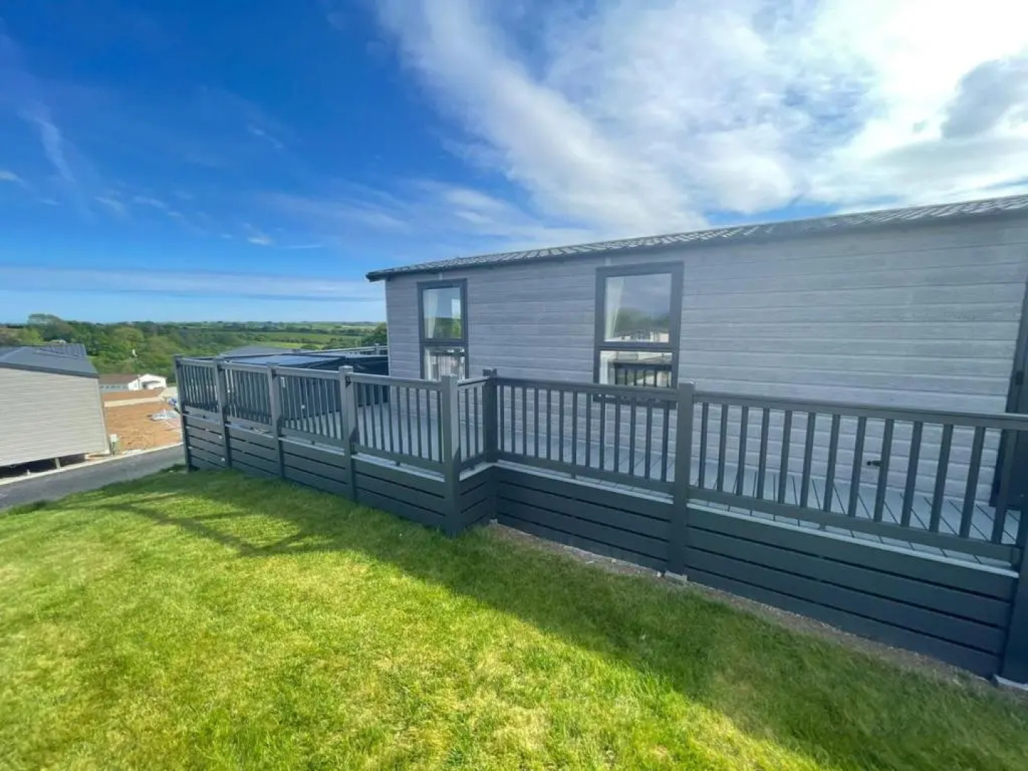 Luxury 6 Bed Lodge with Hot Tub