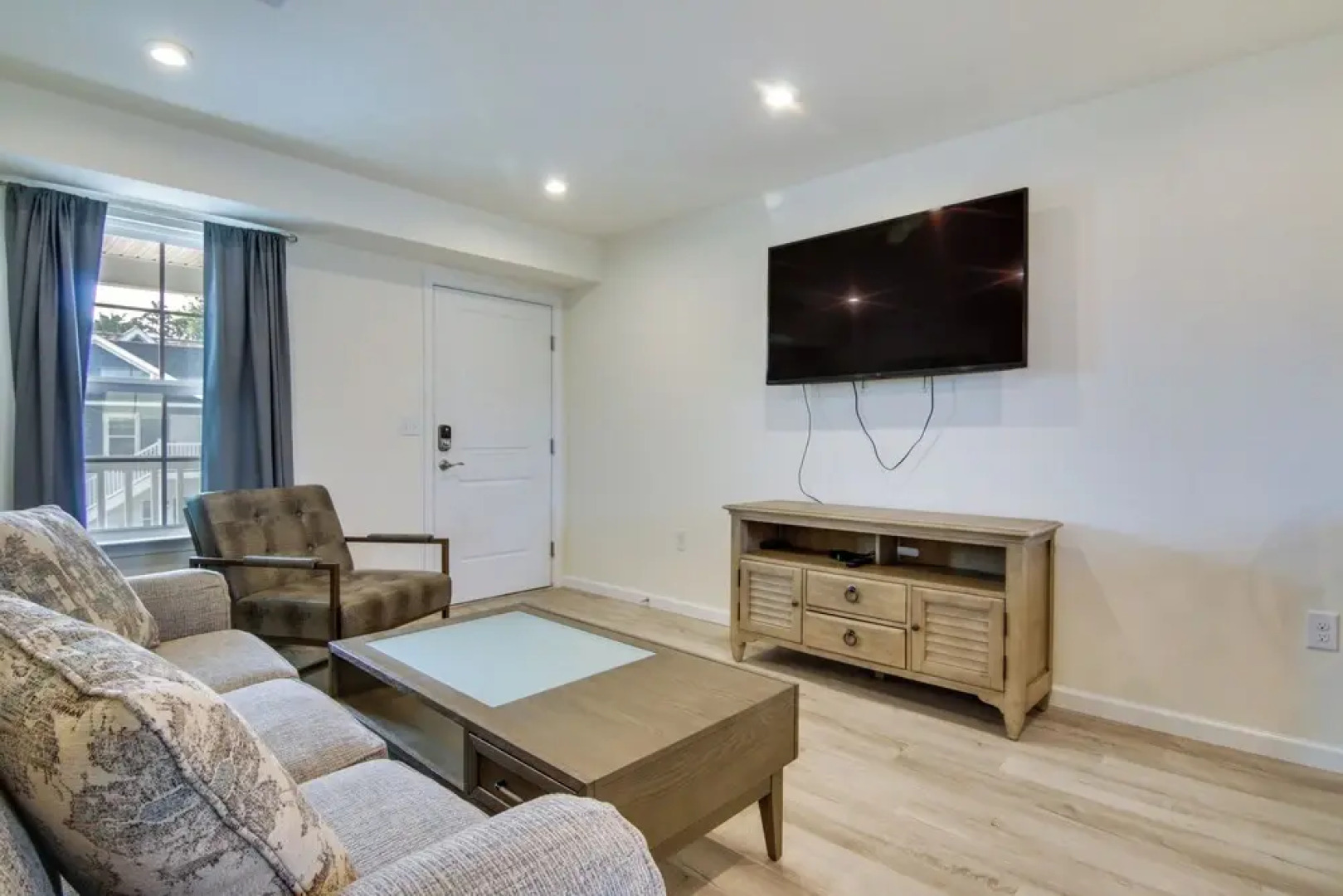 Community Pool Access: Rehoboth Beach Unit!