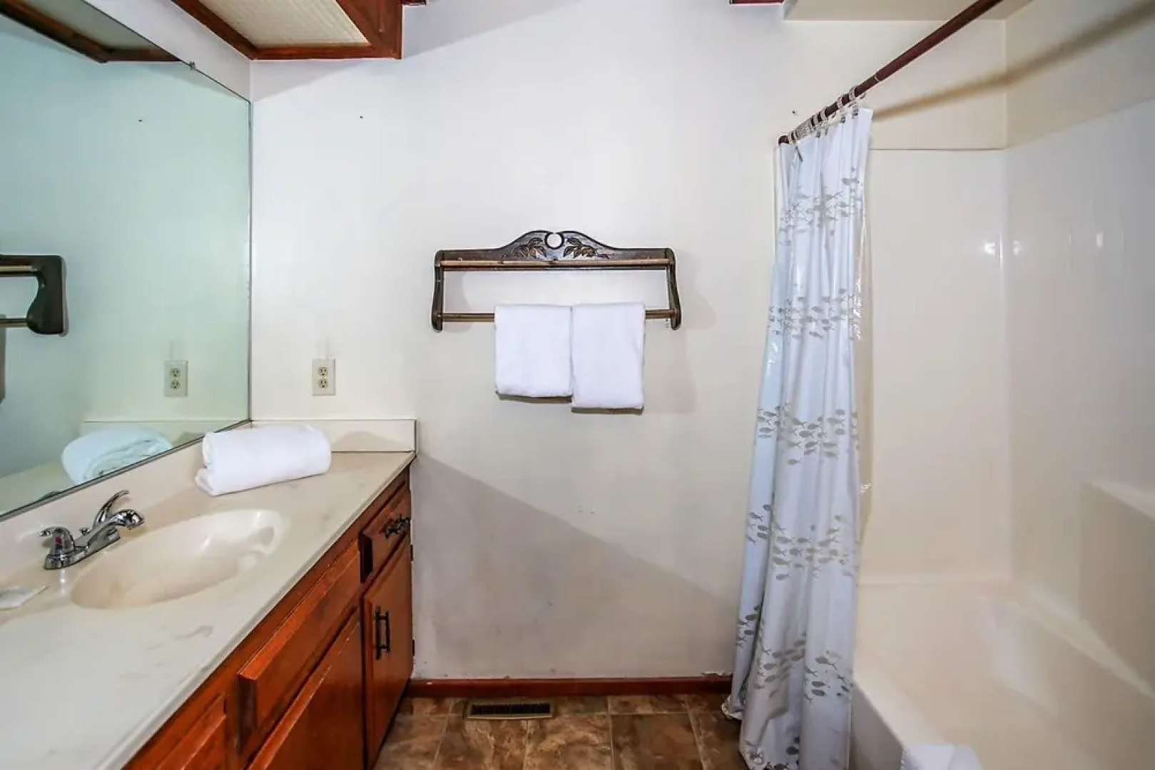 Lakeview Fishing House - 121 by Big Bear Vacations