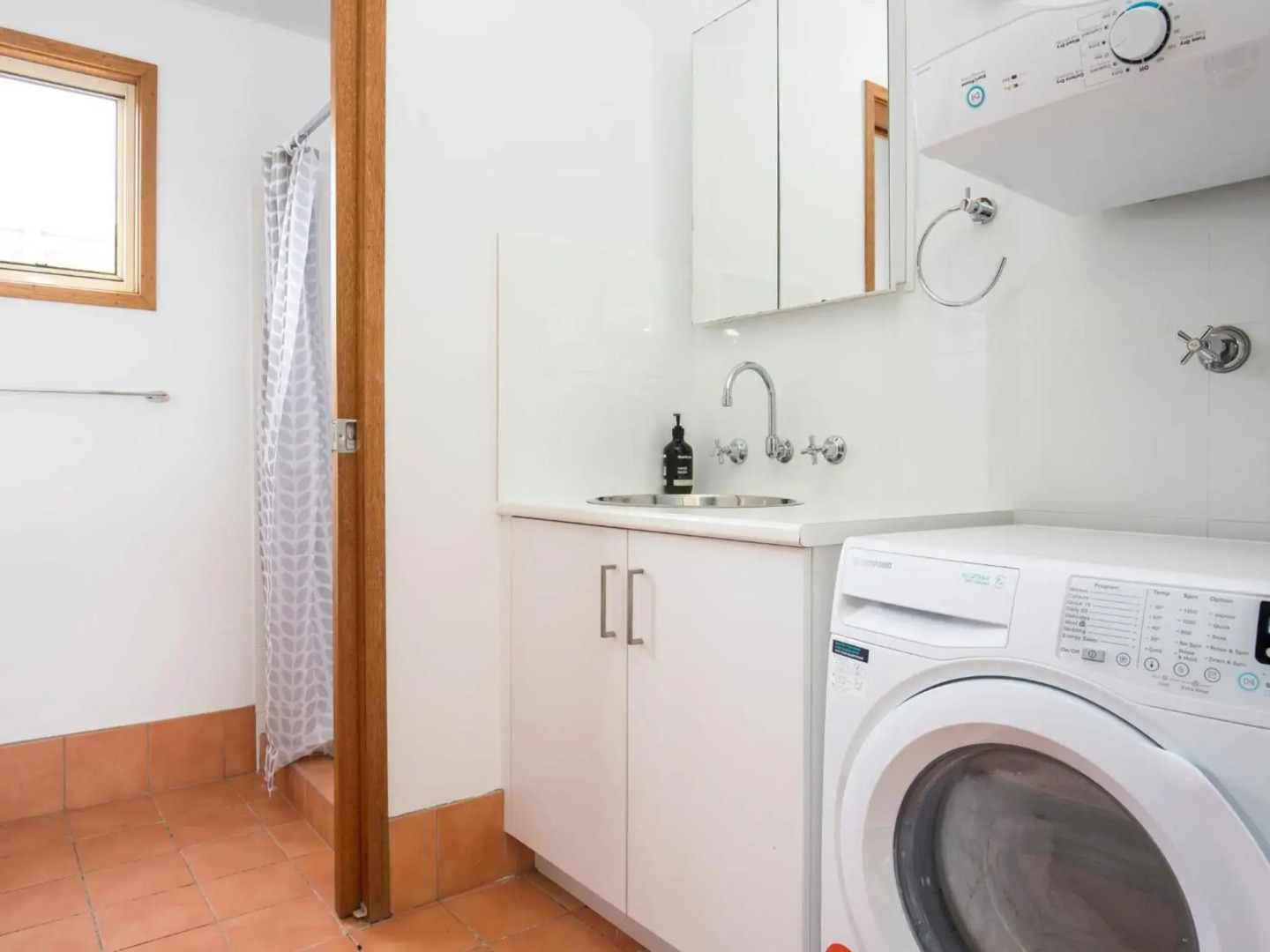 Beach Central I Pet Friendly I 2 Mins Walk to Beach