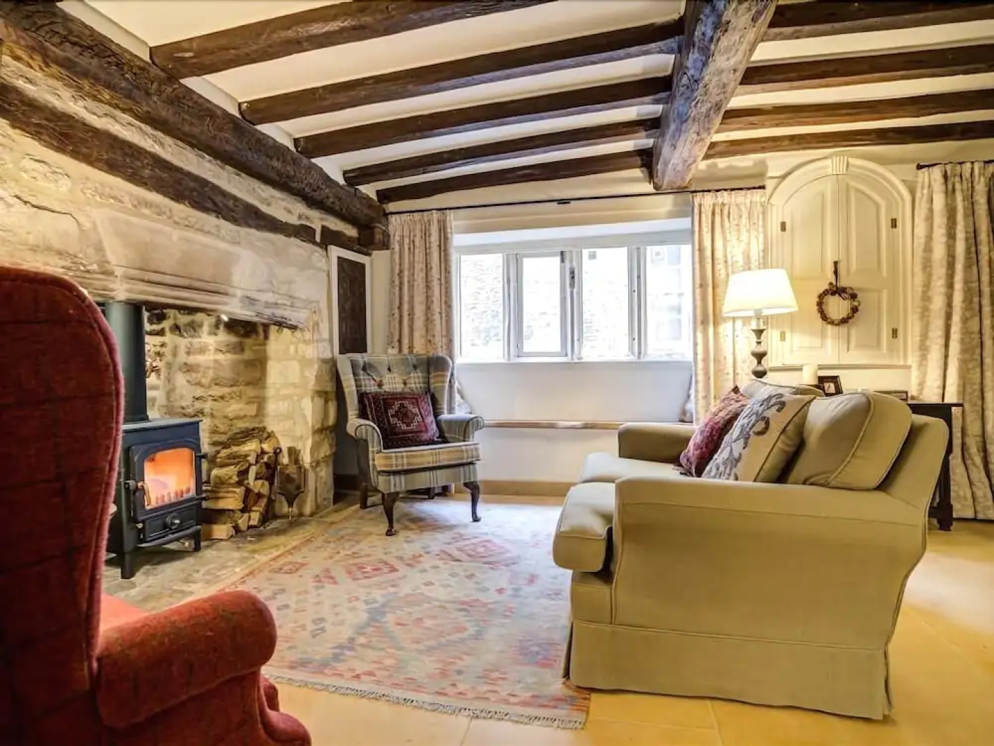 2 Lawrence Lane, BURFORD