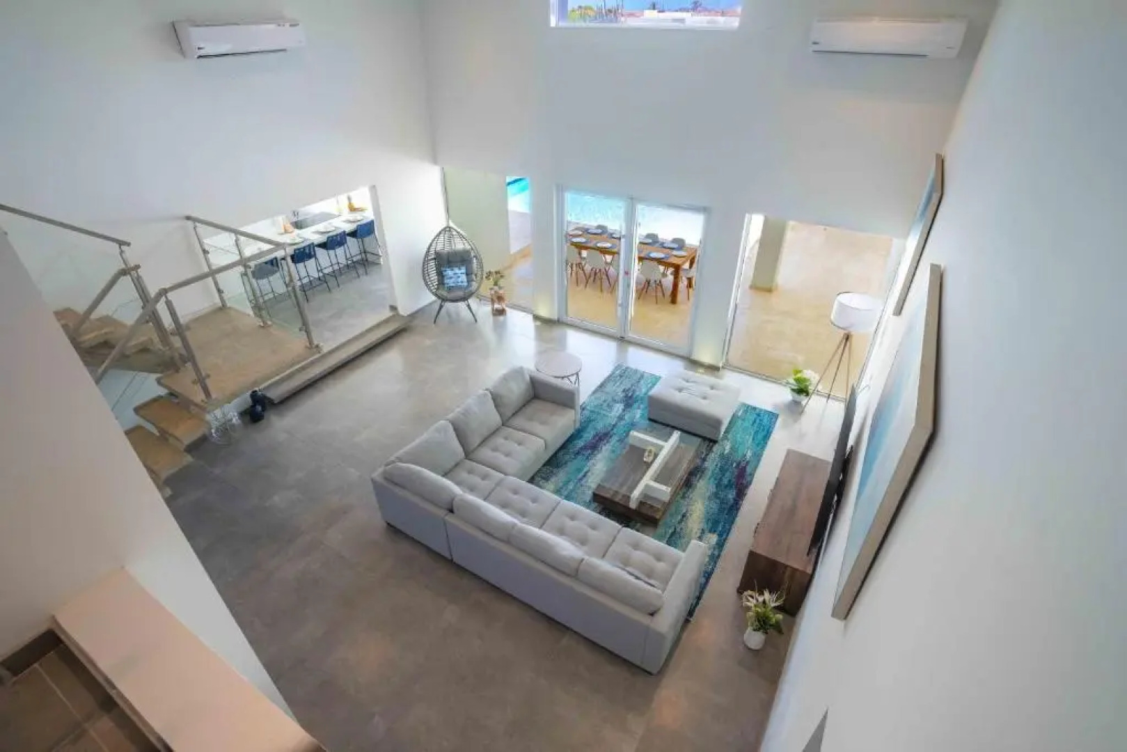 Grand Modern Villa 6-bedroom! Brand New! Heated Jacuzzi!