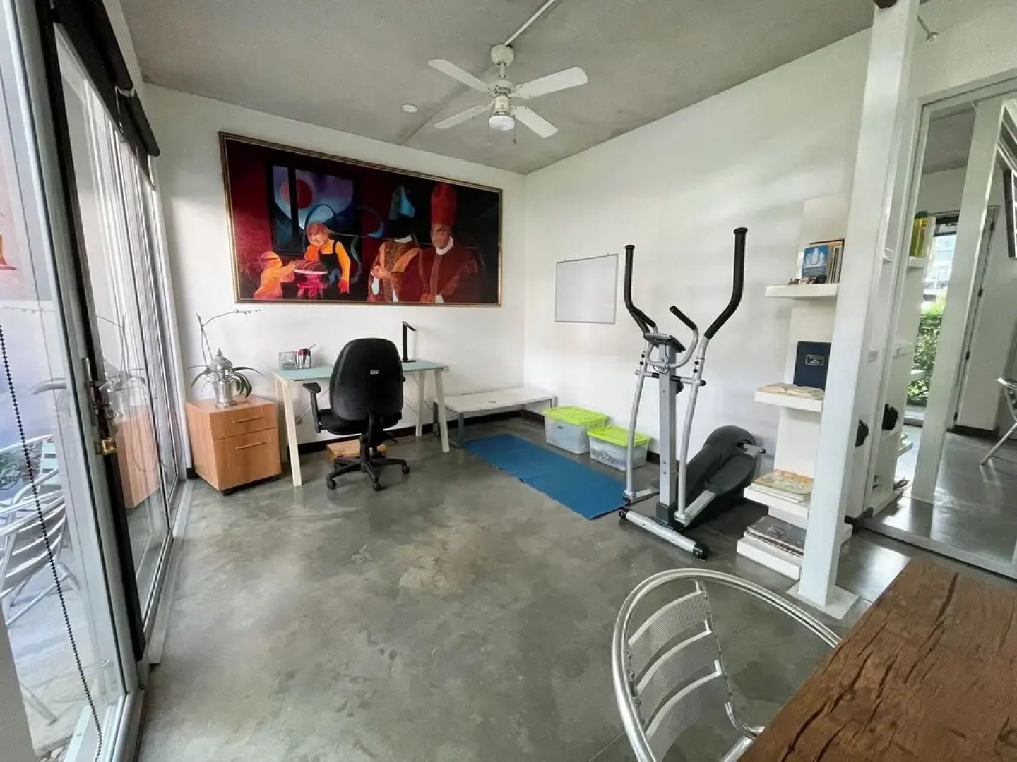 Beautiful Spacious Loft 2 Bedrooms 2 Full Baths 2 car Garage in Downtown