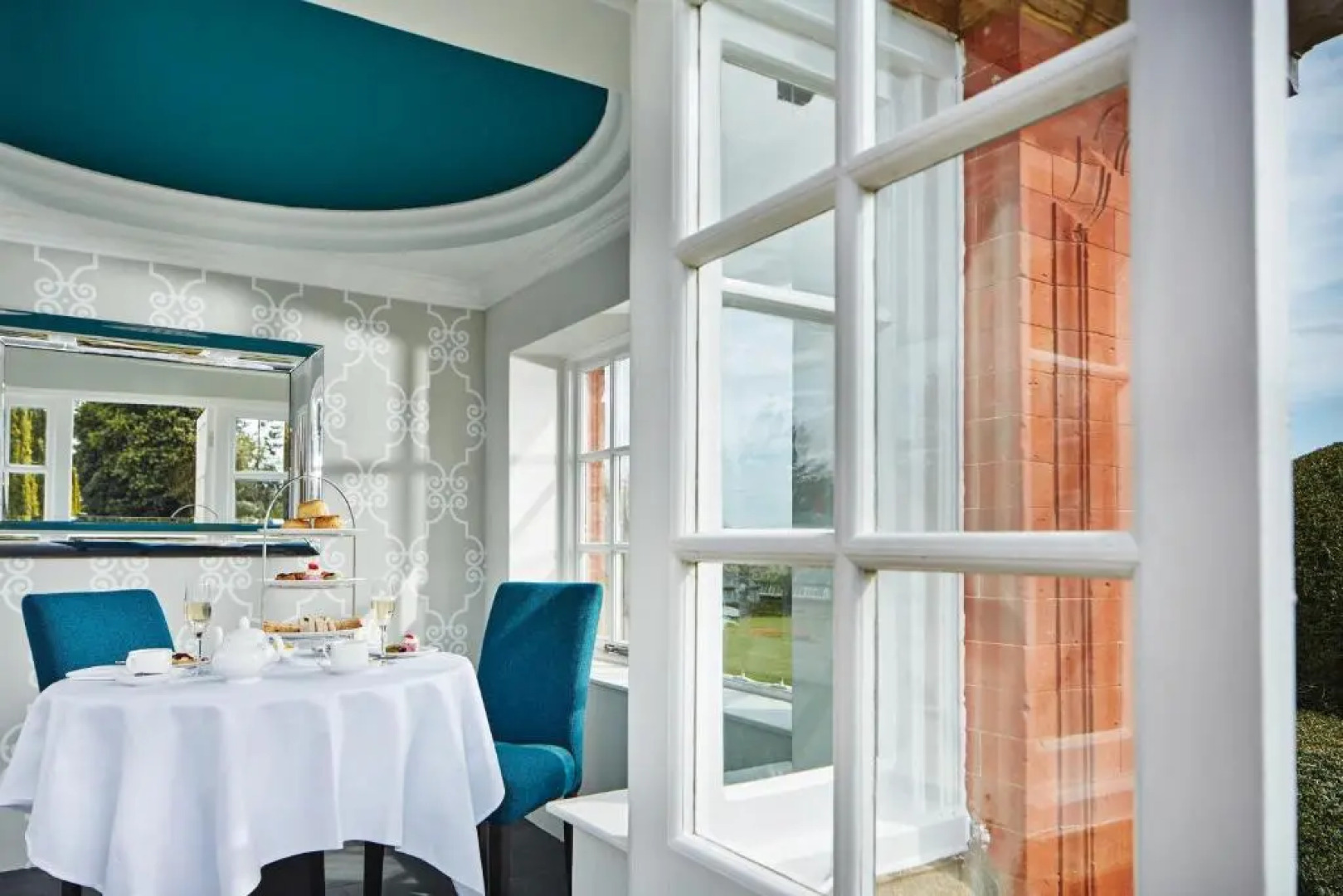 Barnett Hill - Luxury Hotel