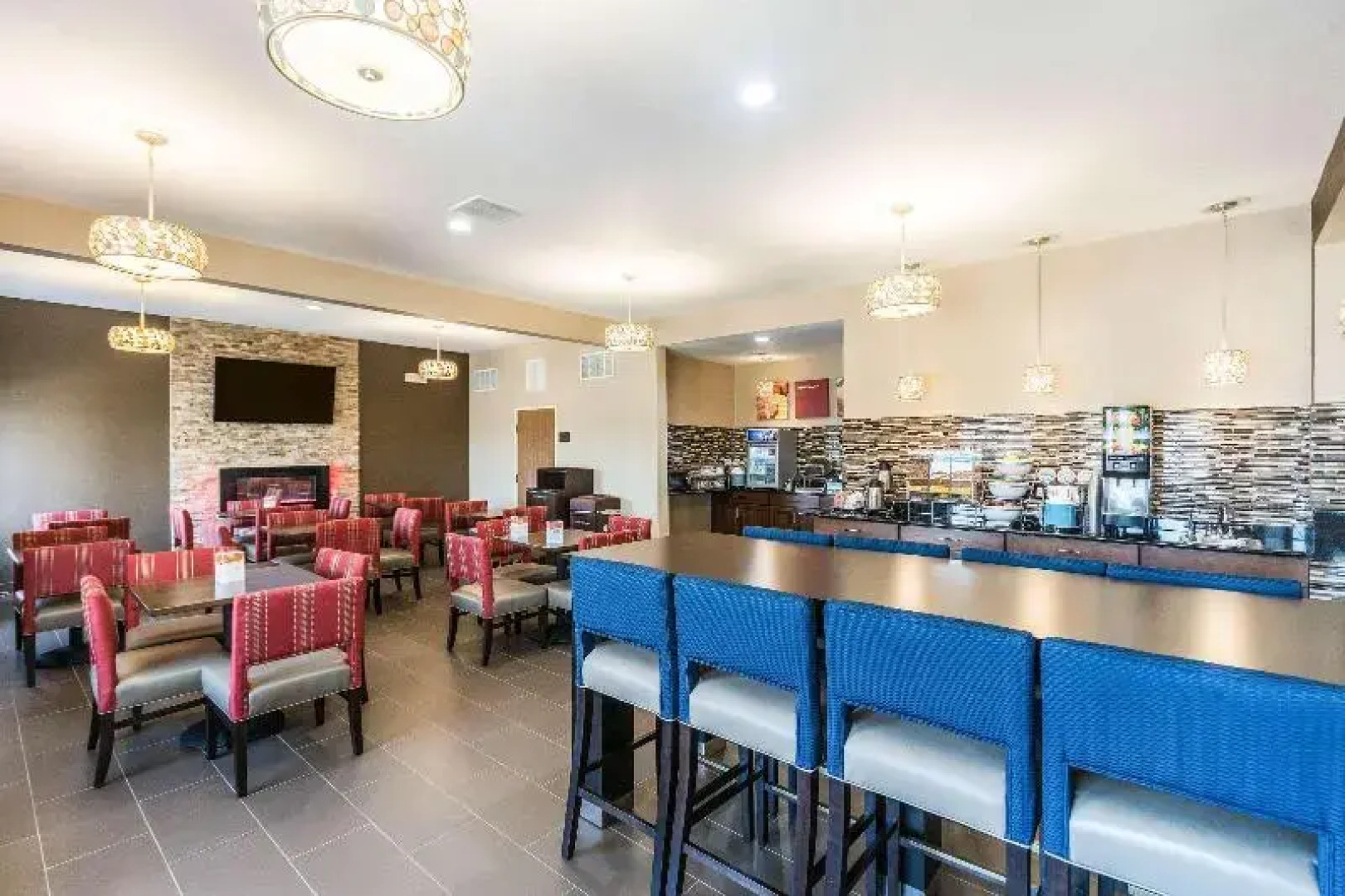 Comfort Inn and Suites North Aurora