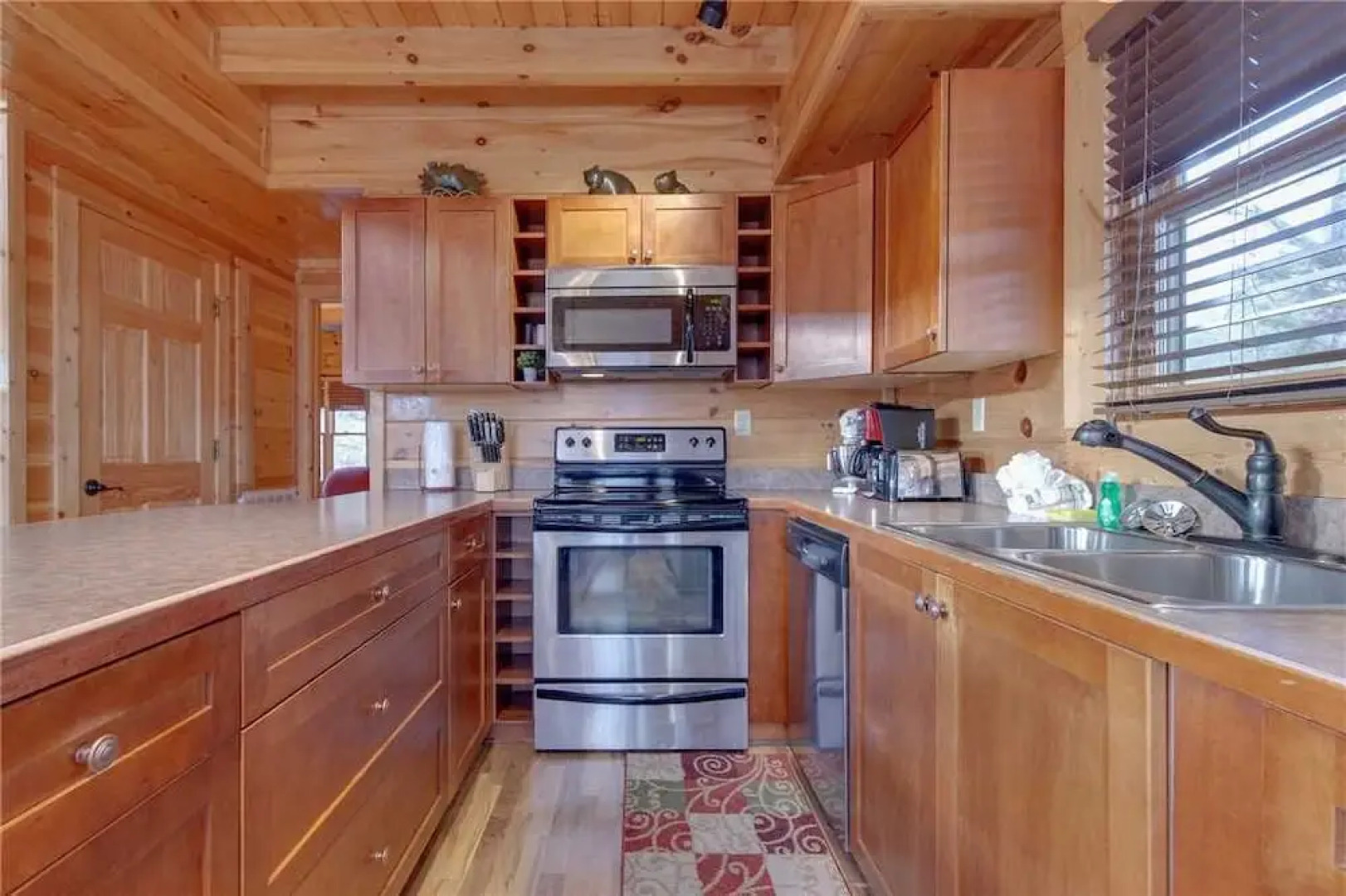 Clear Blue Morning - Three Bedroom Cabin