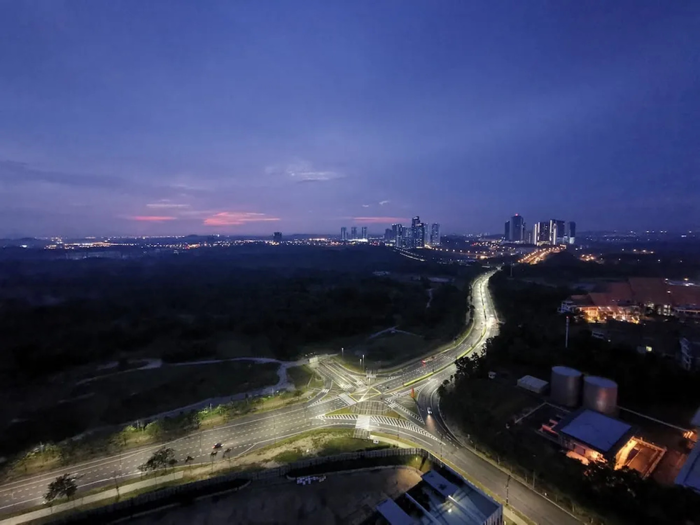 Almas Suites Puteri Harbour Hello Kitty