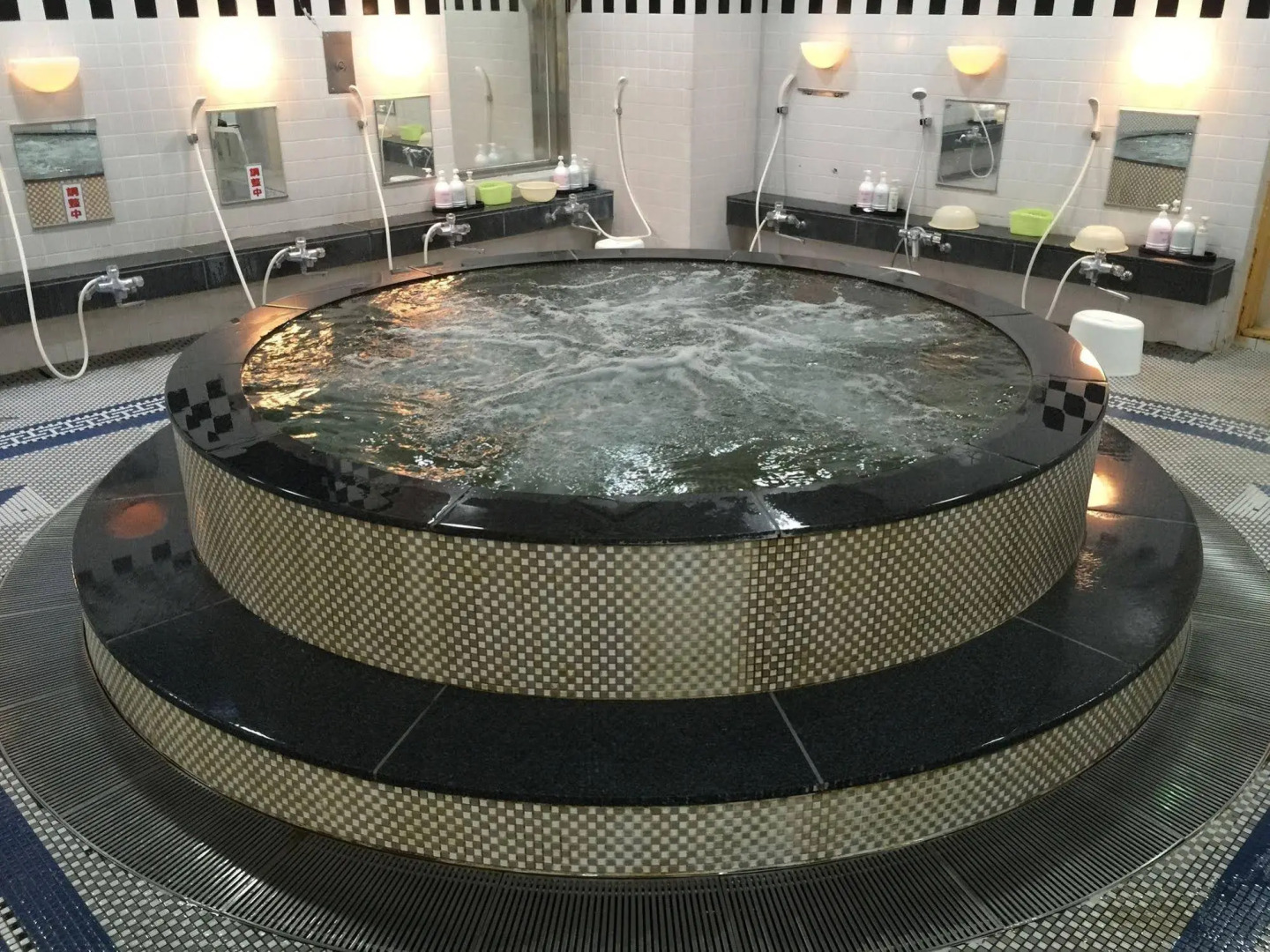 paradise - Caters to Men