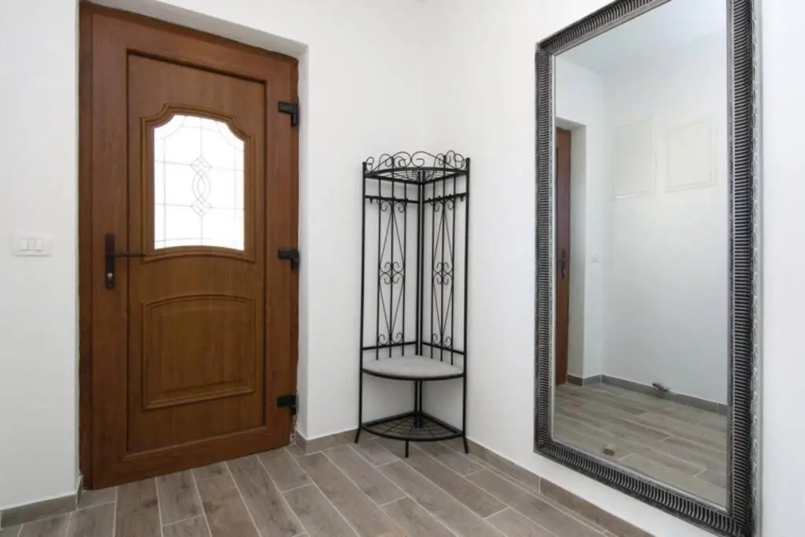 Lux stone house with pool, jacuzzi, sauna near beach