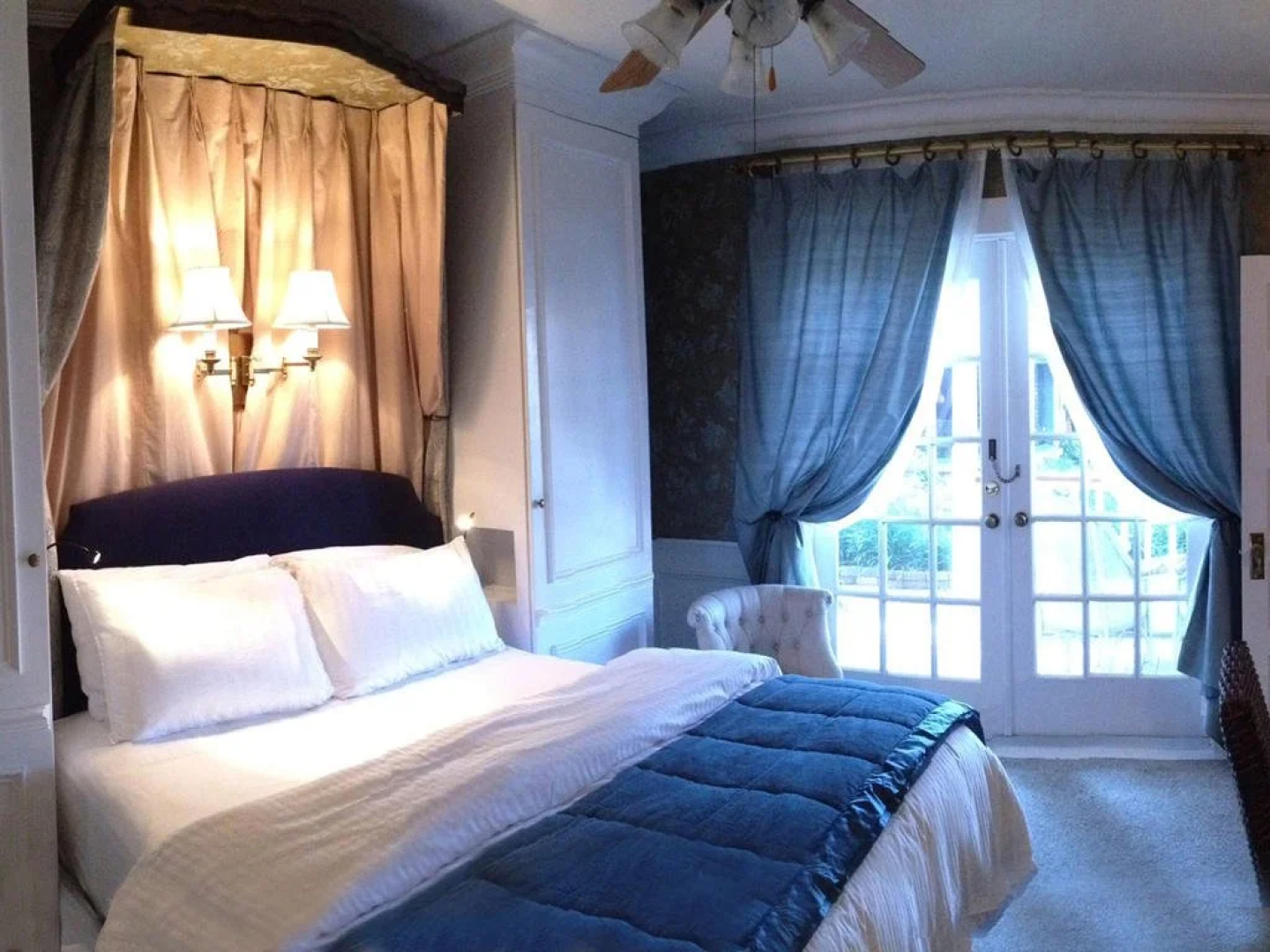 The Riverview Hotel