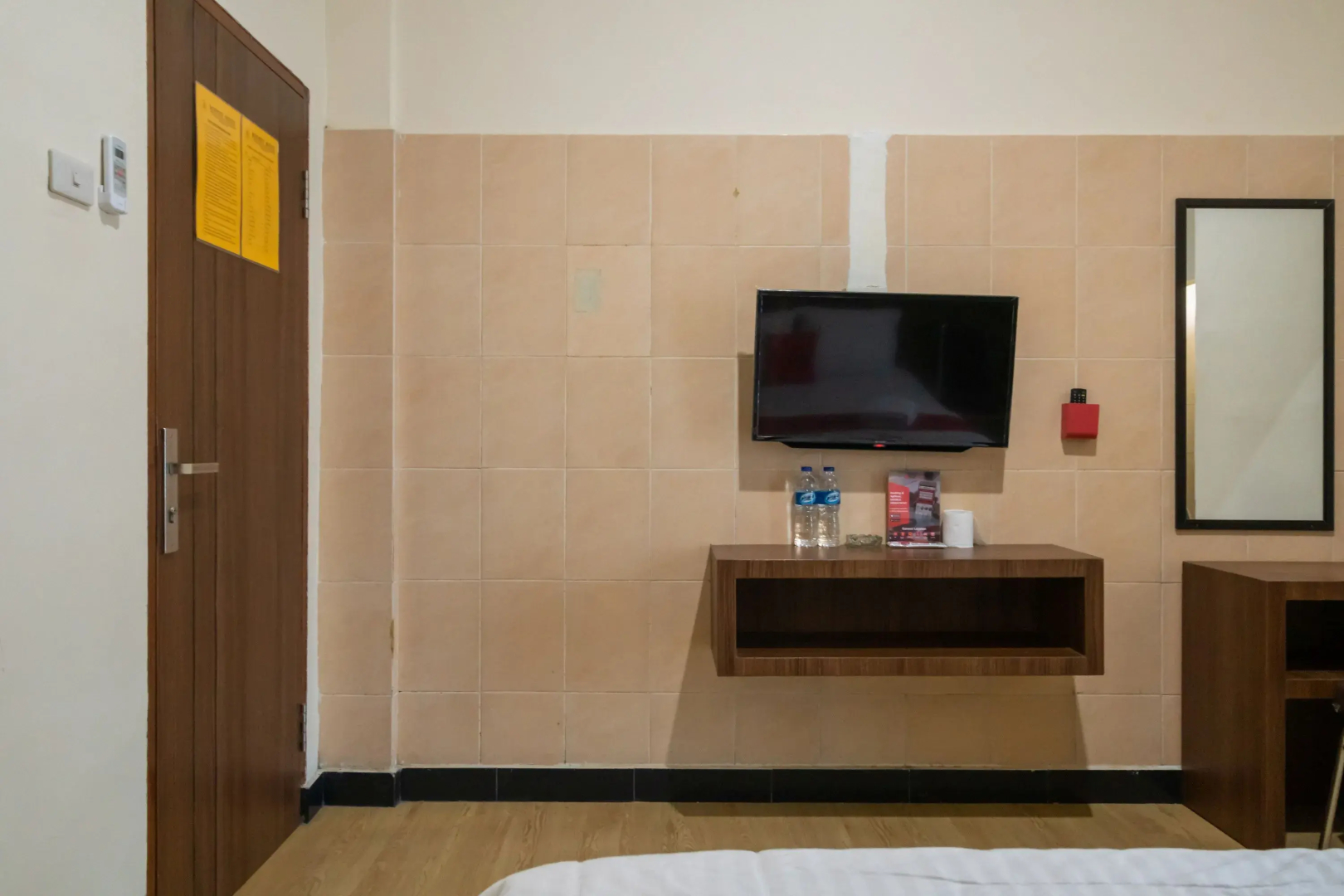 RedDoorz Plus near Ramayana Pematangsiantar