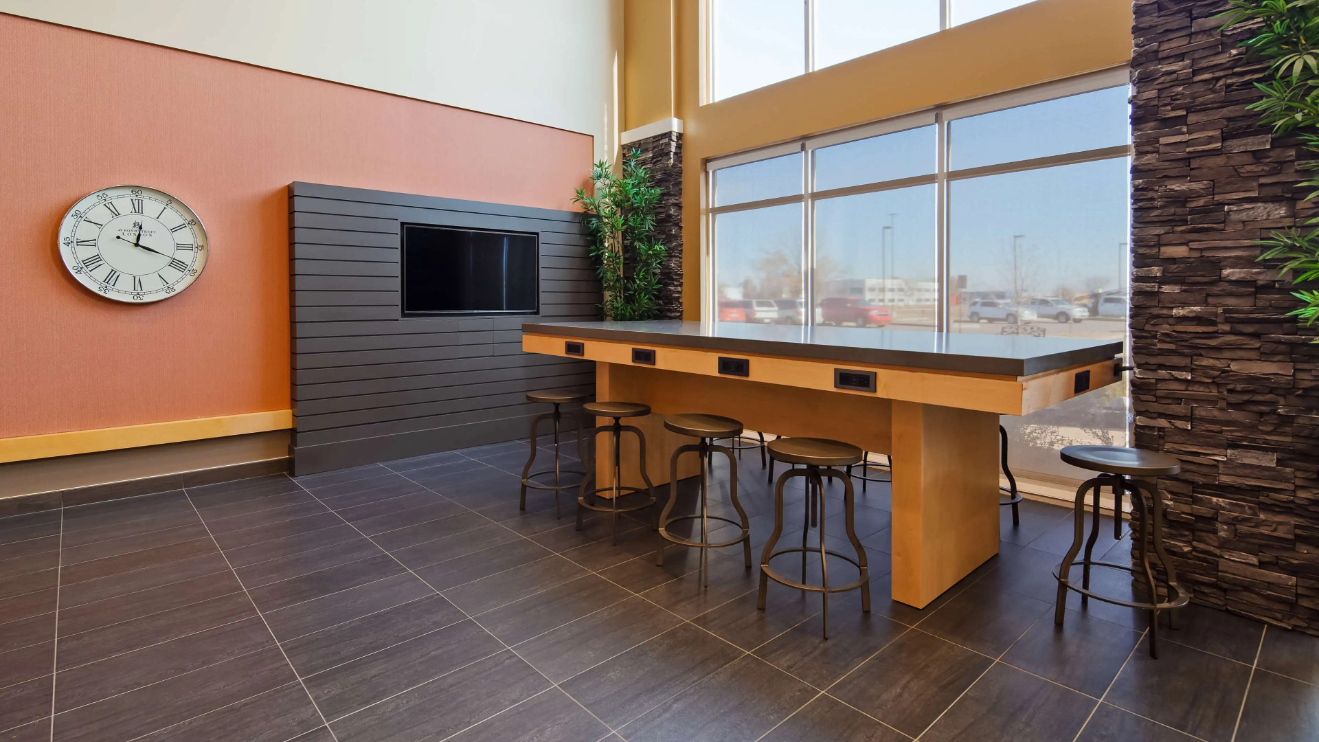 Best Western Plus Airport Inn & Suites