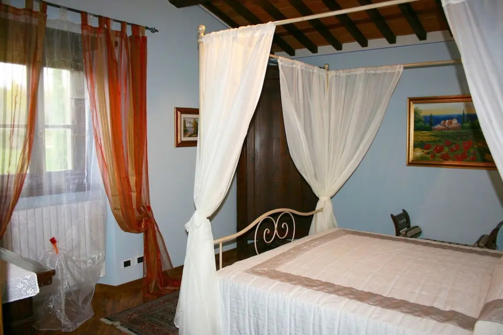 Wonderful private villa with private pool, A/C, WIFI, TV, pets allowed and parking, close to Are...