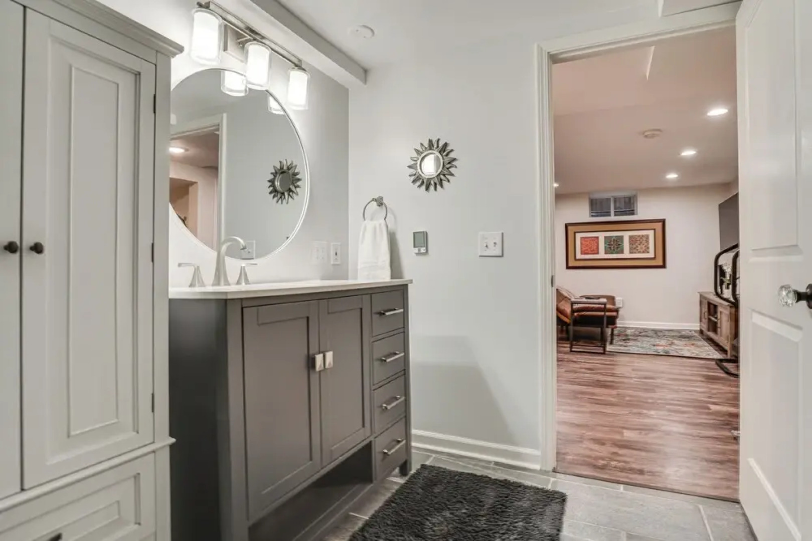 Chic Minneapolis Apt - 6 Blocks to Lake Nokomis!