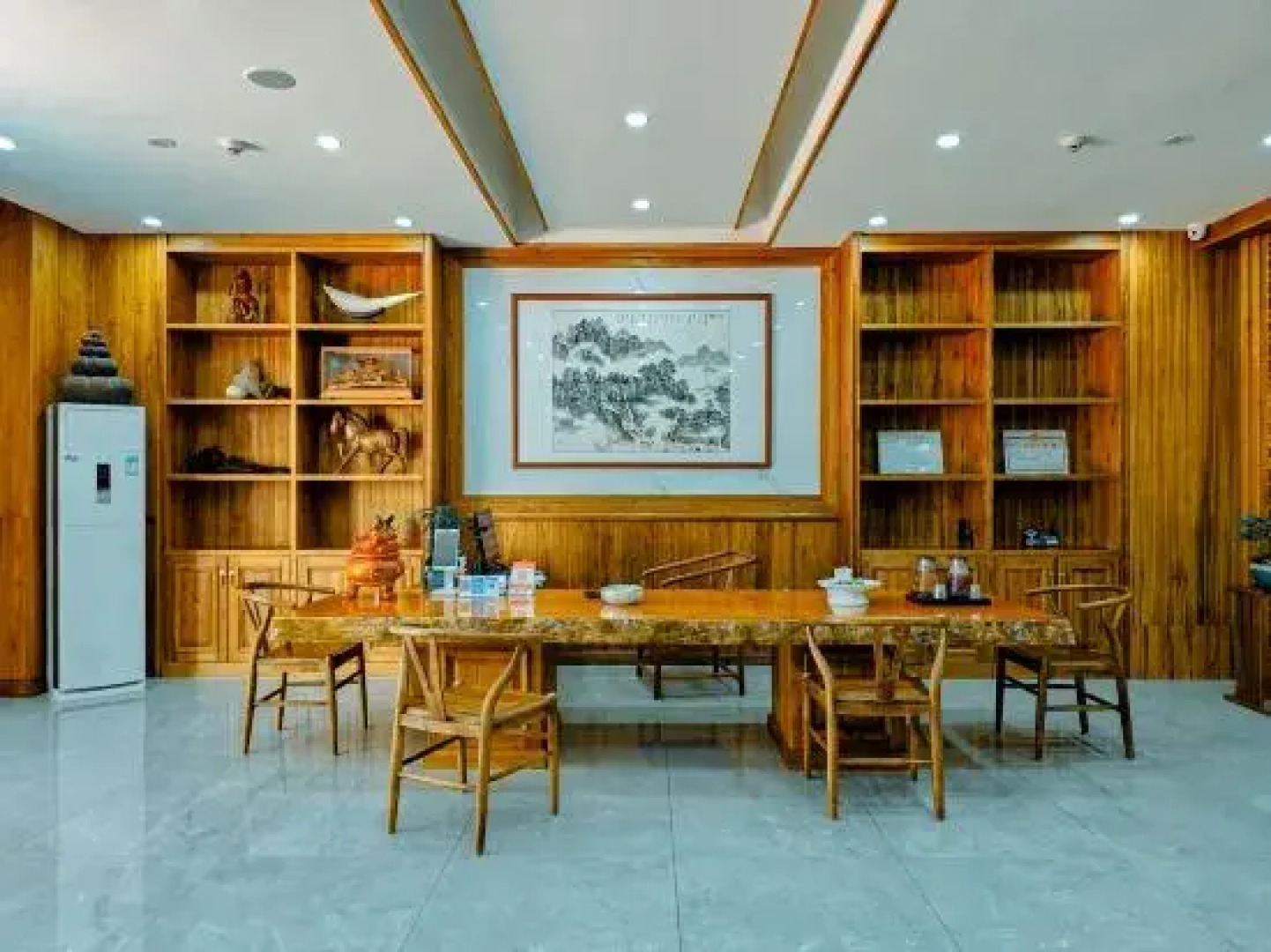 Mengla Liangqi Yunshe Business Hotel