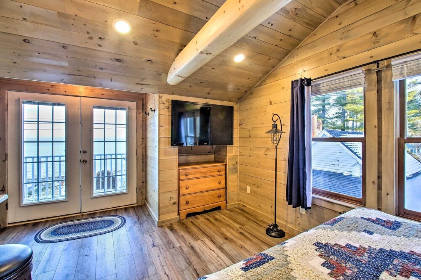 Sebago Lake Haven: Water Views, Steps to Shoreline