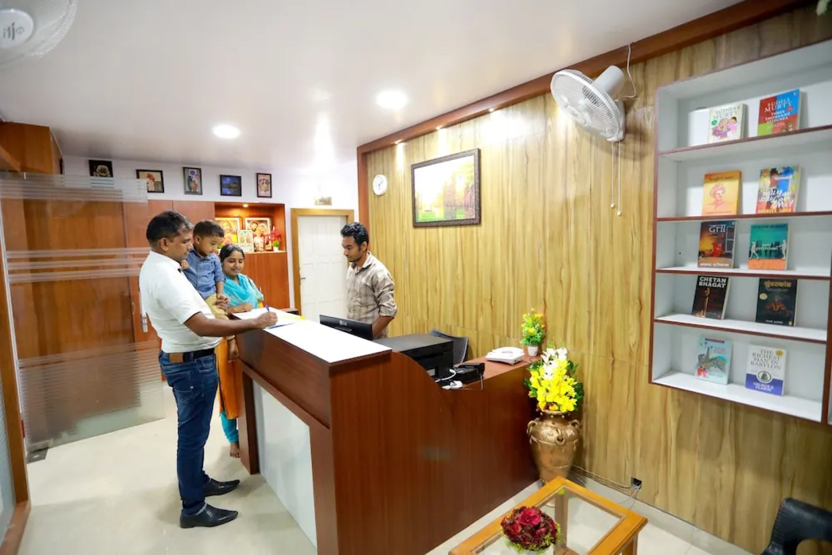 Base 9 Airport Hotel