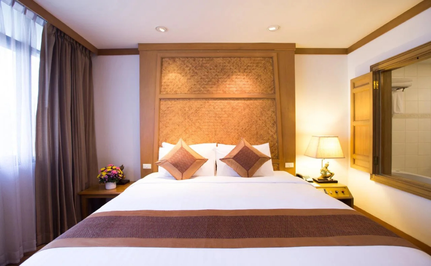 The Tarntawan Hotel Surawong Bangkok