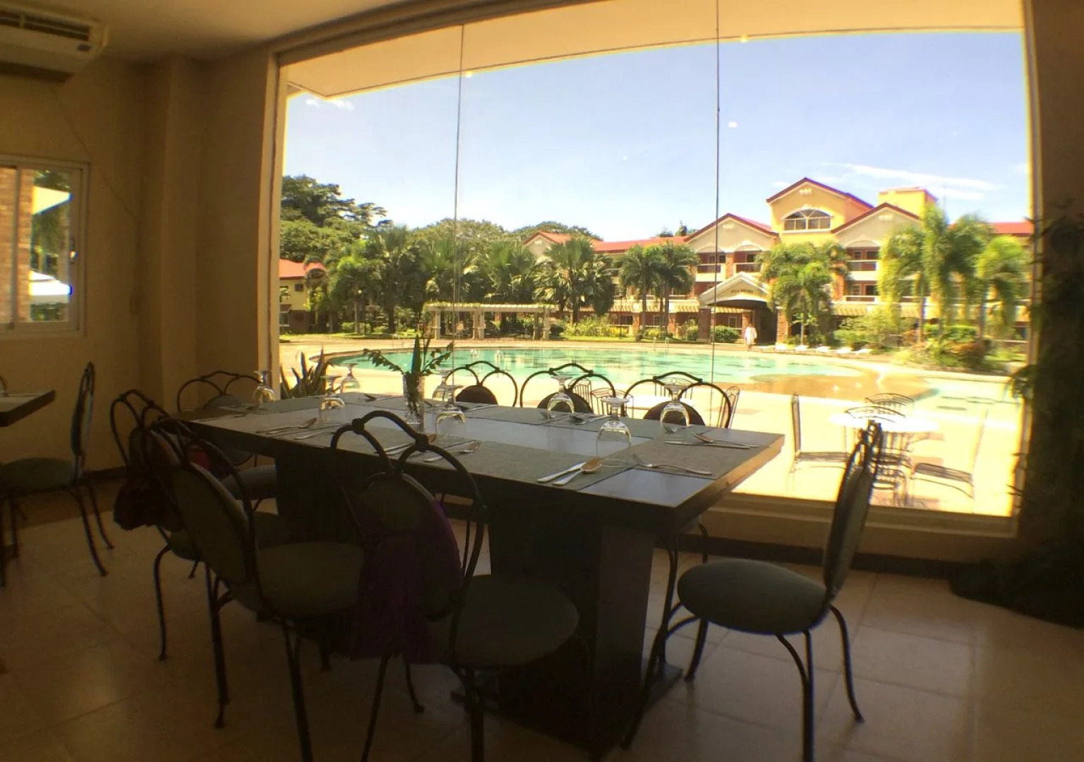 Subic Holiday Villas