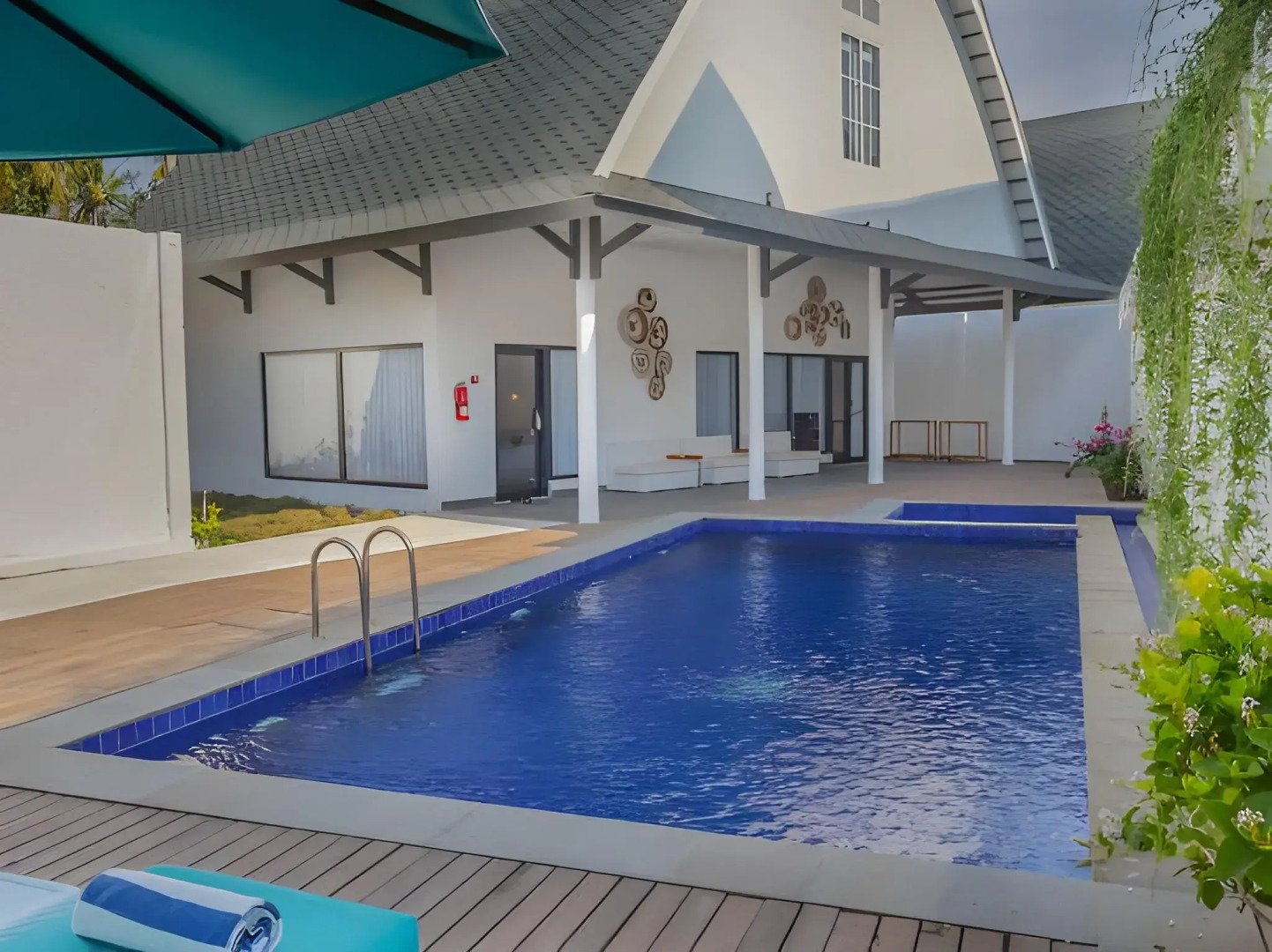 Jambuluwuk Oceano Resort Gili Trawangan