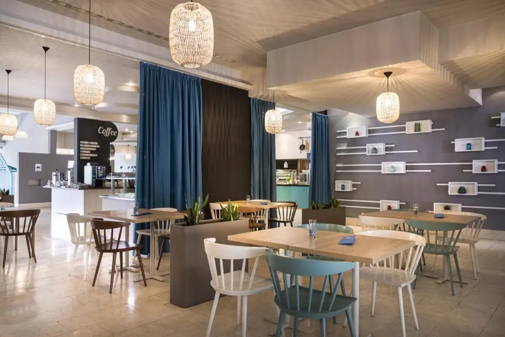 Miramar Sunny Hotel & Residence