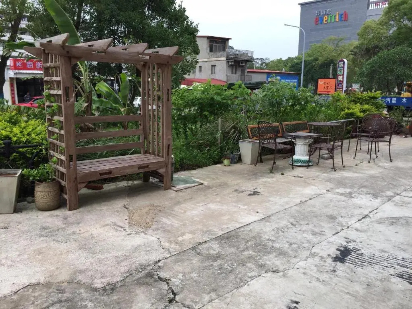 Home & Teak Residence