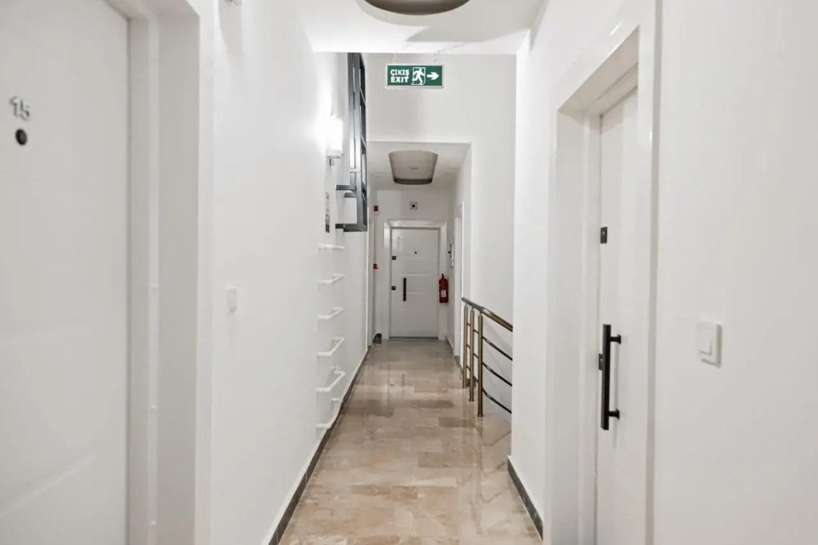 Adam Apart Hotel