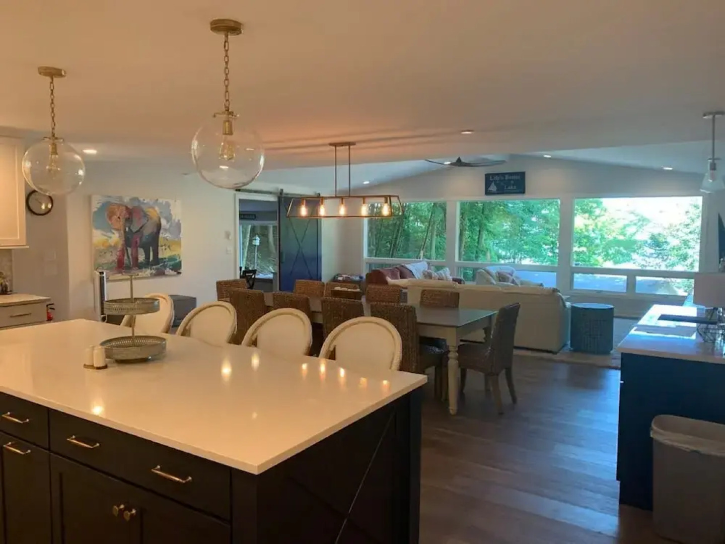 Beach View Cottage - On the Lake