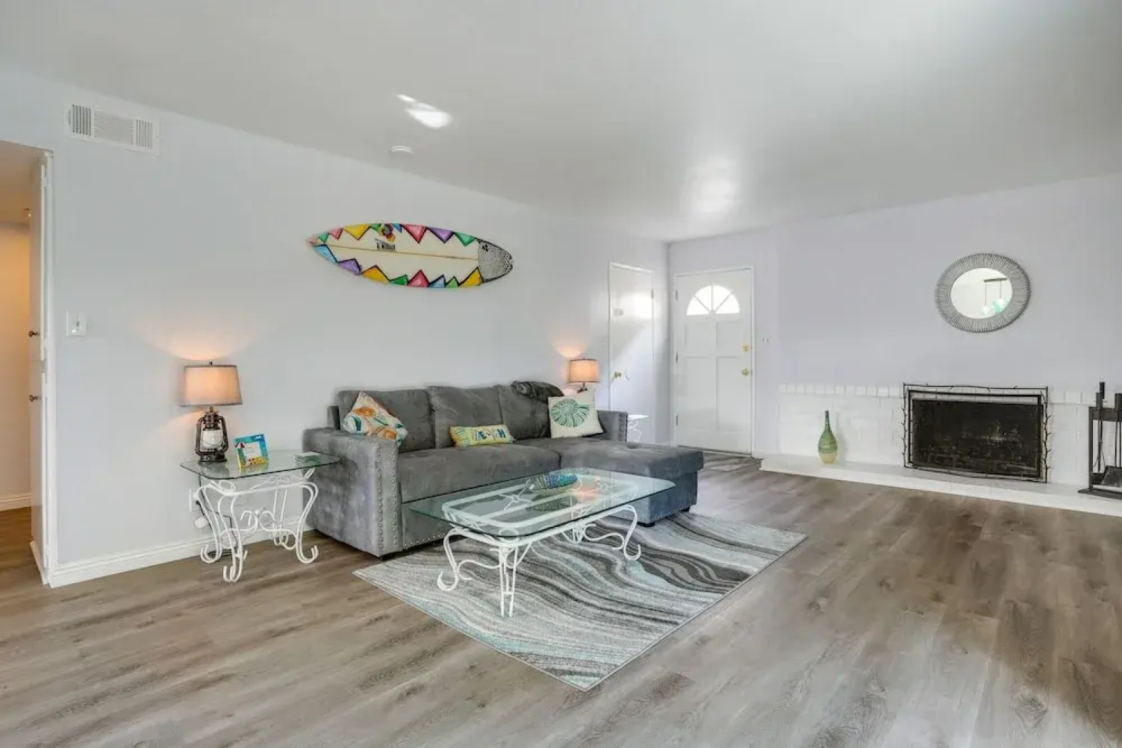 Viva Ventura: Duplex With Patio - Walk to Beach!