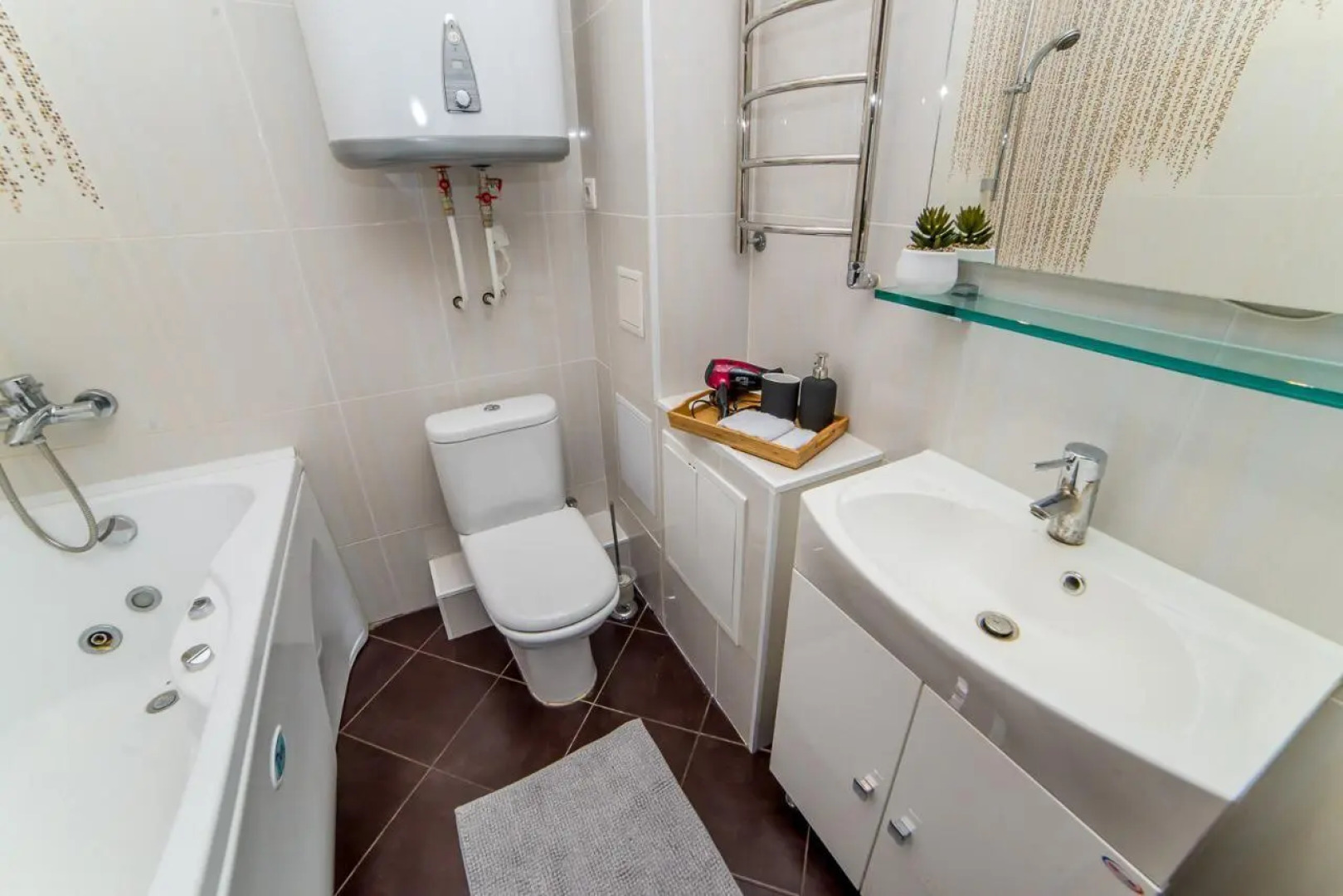 Европа Центр на улице Фролова 31