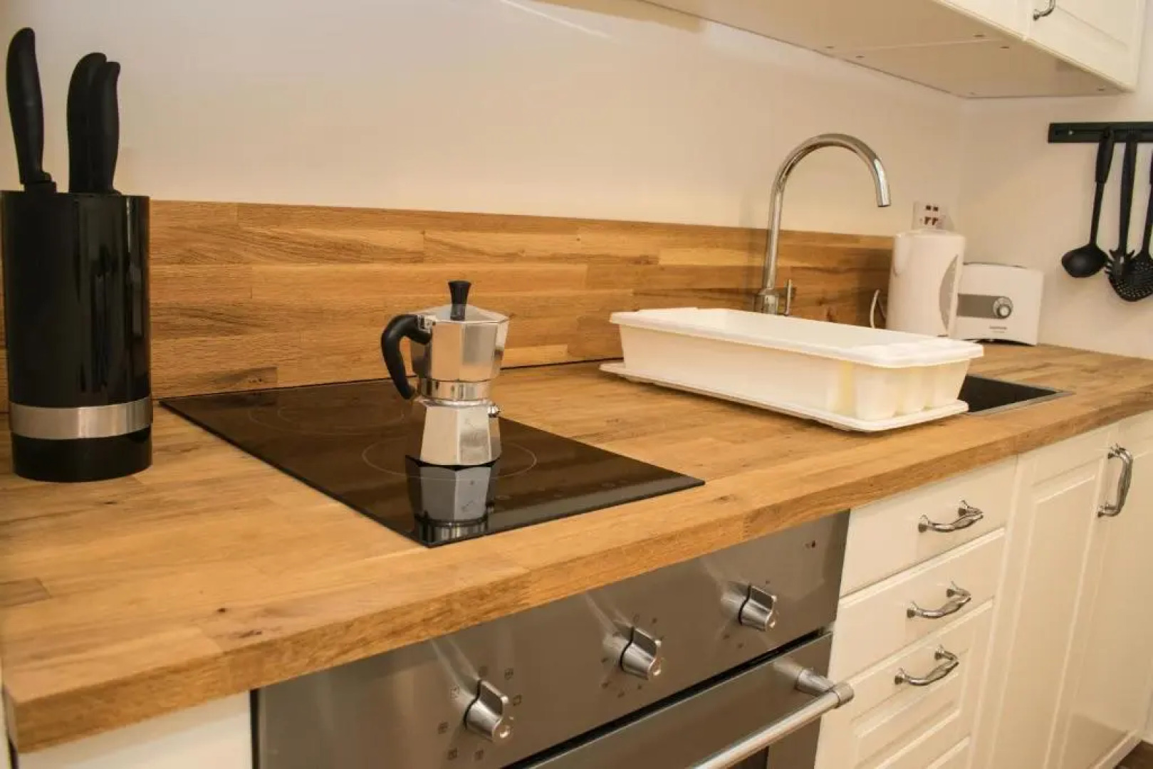 Vincenti Strait Street Suite