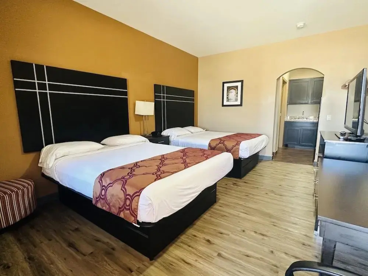 Executive Inn and Suites
