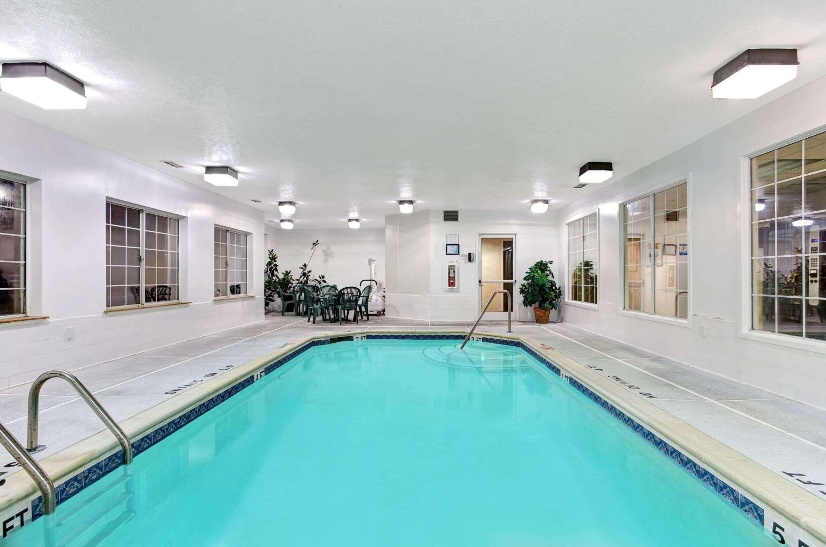 Super 8 by Wyndham Smithfield/Selma