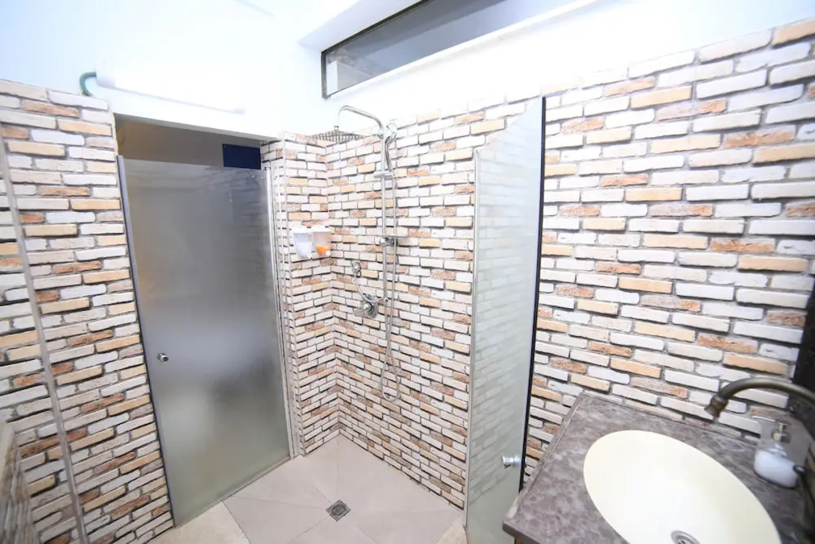 Ahuzat Shaul - Studio