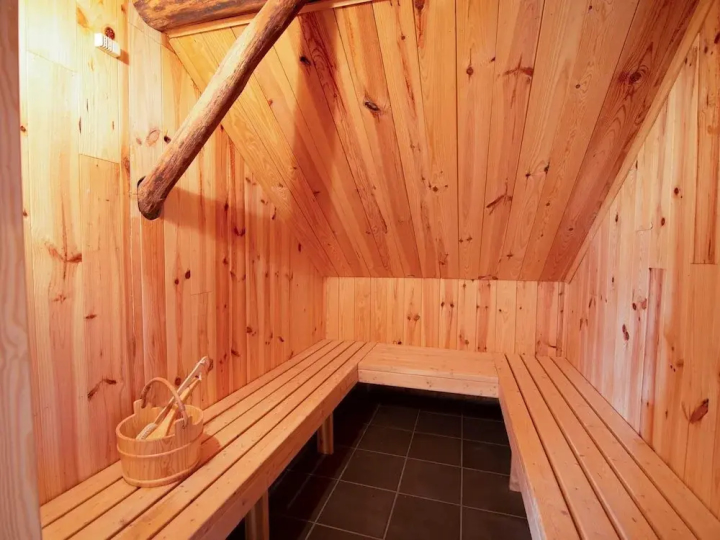 Wonderful Holiday Home in Gouvy with Hot Tub