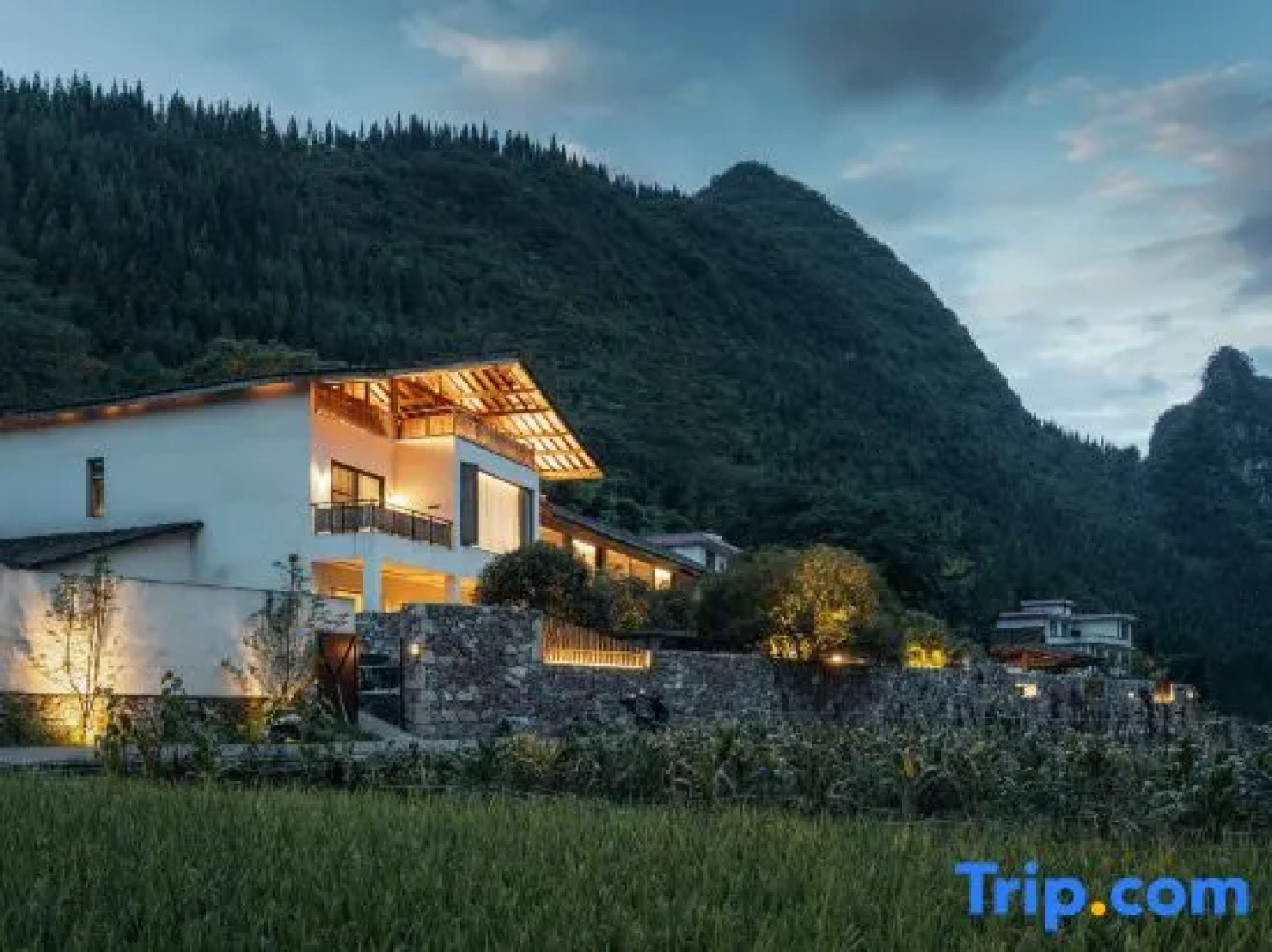 Yifangxi Hot Spring Hotel (Xianahei Branch, Wanfenglin Scenic Area)