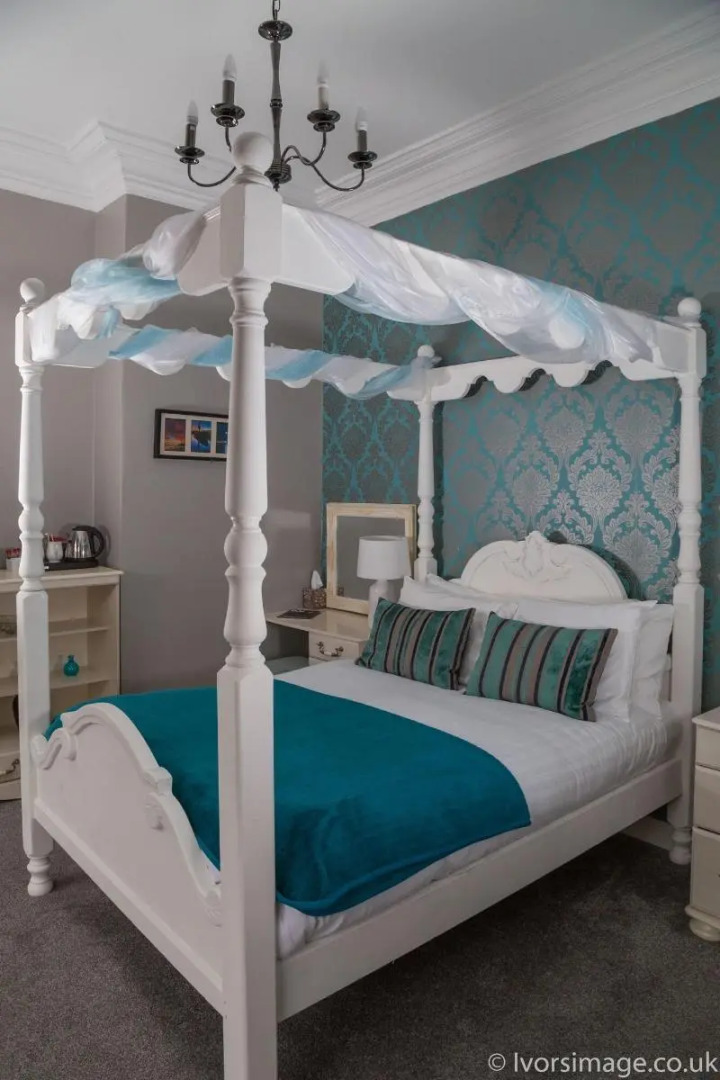 The Whittington & Cat