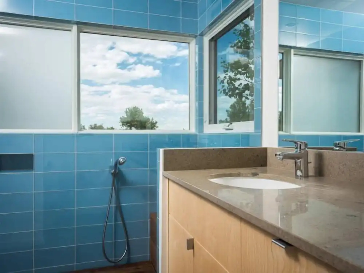 Butterfly House - Spectacular Modern Design and Mountain Views