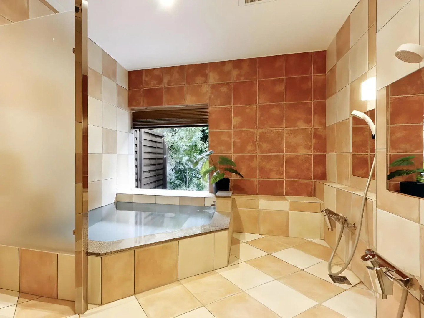 Yugawara Bay Mandarin House