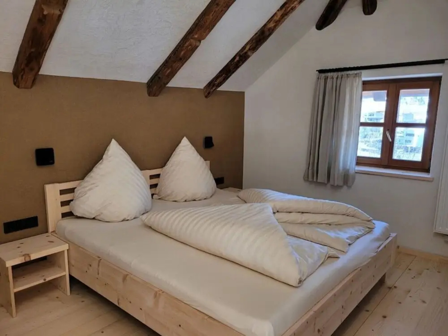 Hoamisch Modern Retreat