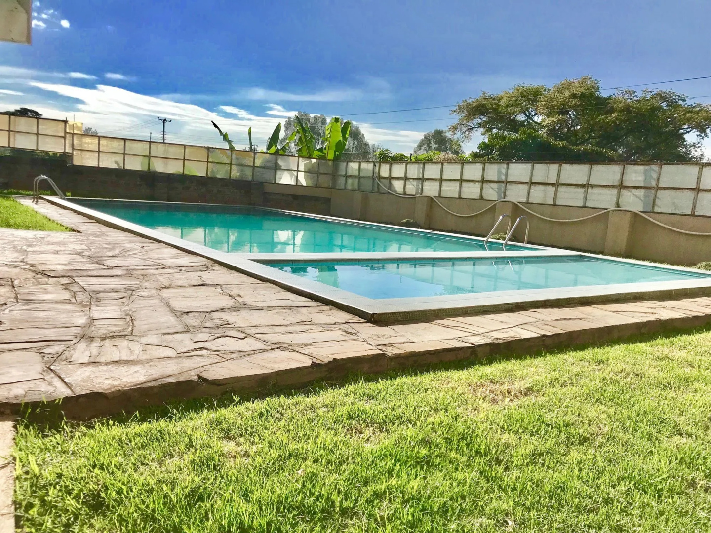 Milimani Executive Suites With Pool