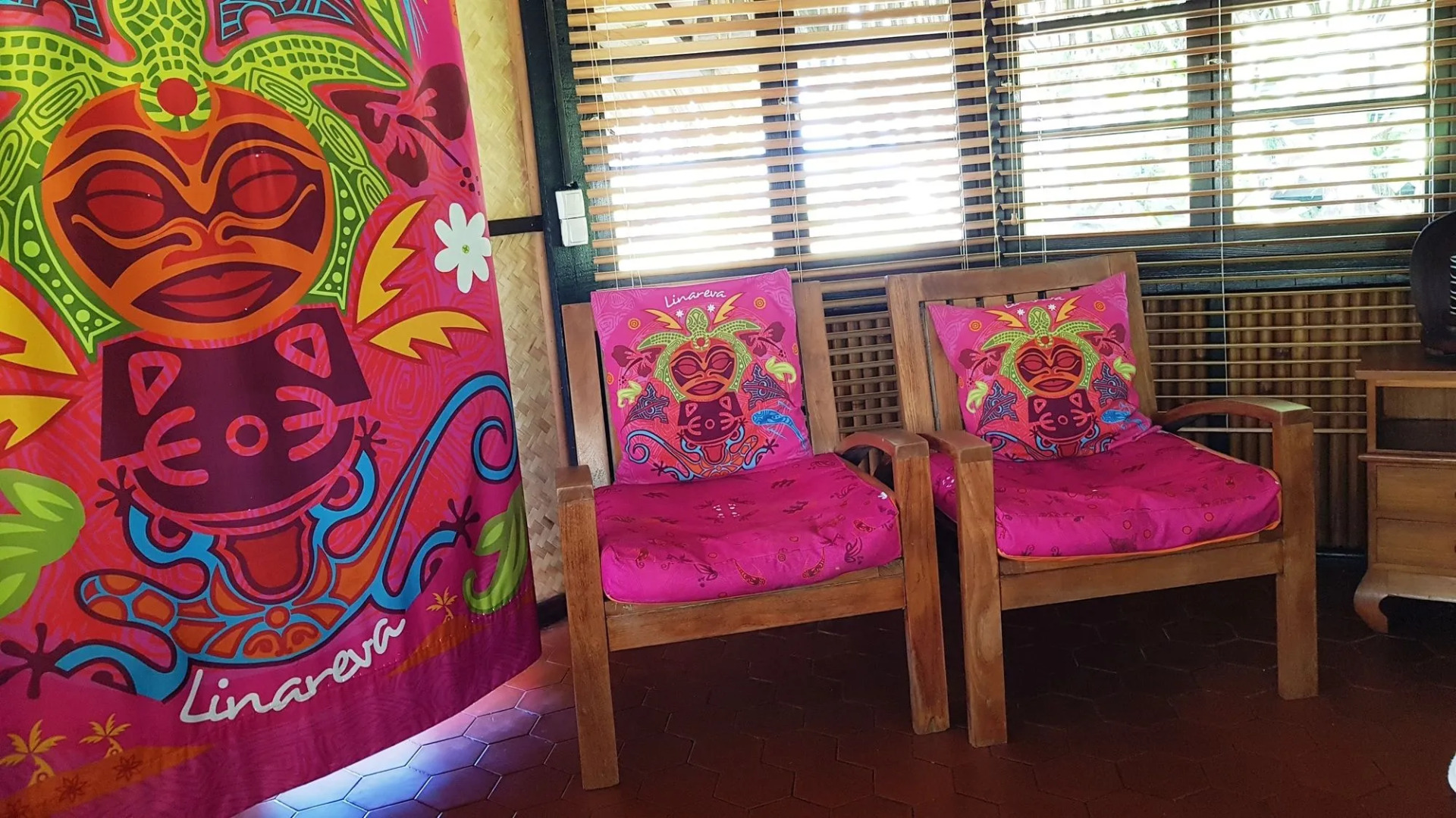 Linareva Moorea Beach Resort