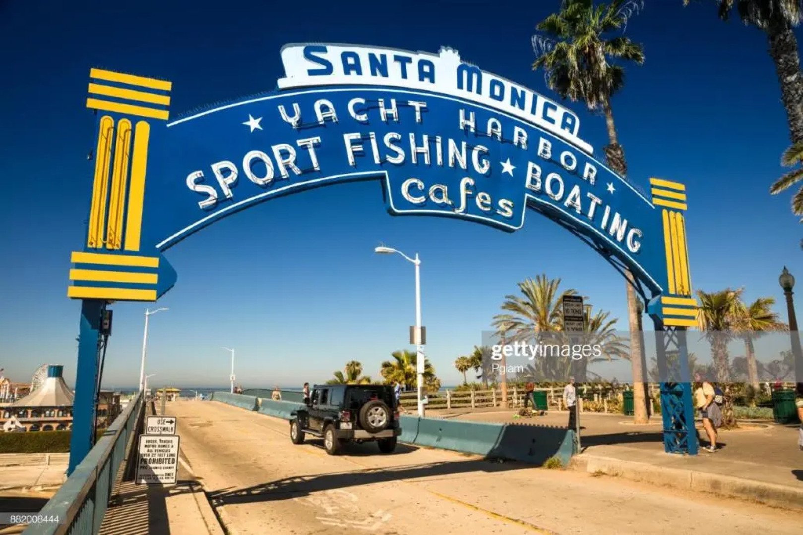 2Bedroom with Den and 2BA 4 Blocks to Santa Monica Beach